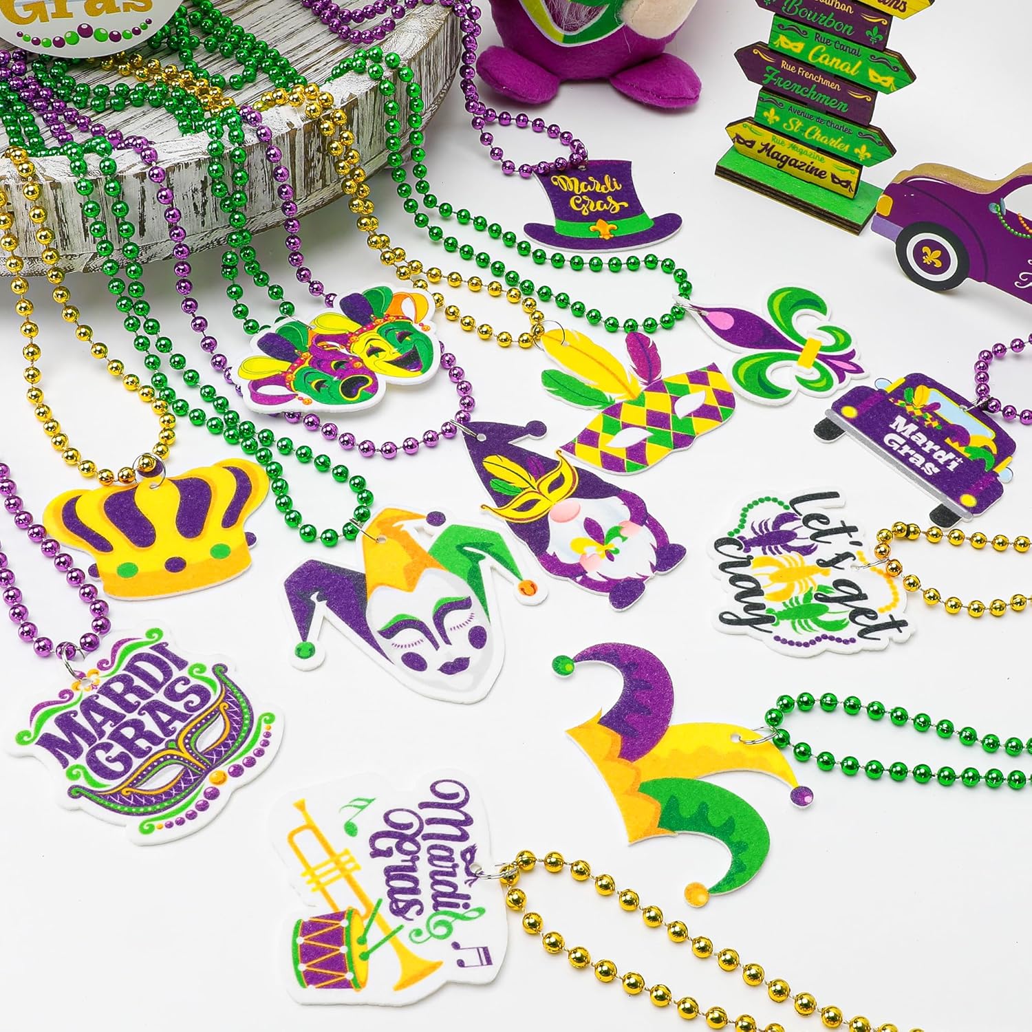 48 piezas de cuentas de Mardi Gras, collar de cuentas de Mardi Gras con colgante, 12 tipos de elementos, accesorios de oro verde, morado, dorado,