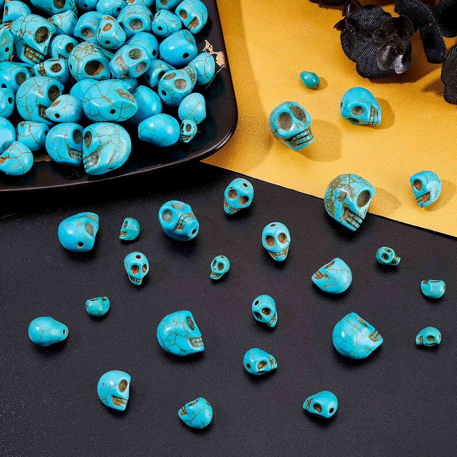 SUPERFINDINGS 152 cuentas sintéticas de turquesa hebras de cabeza de calavera de howlita, piedras preciosas sueltas, cuentas espaciadoras para