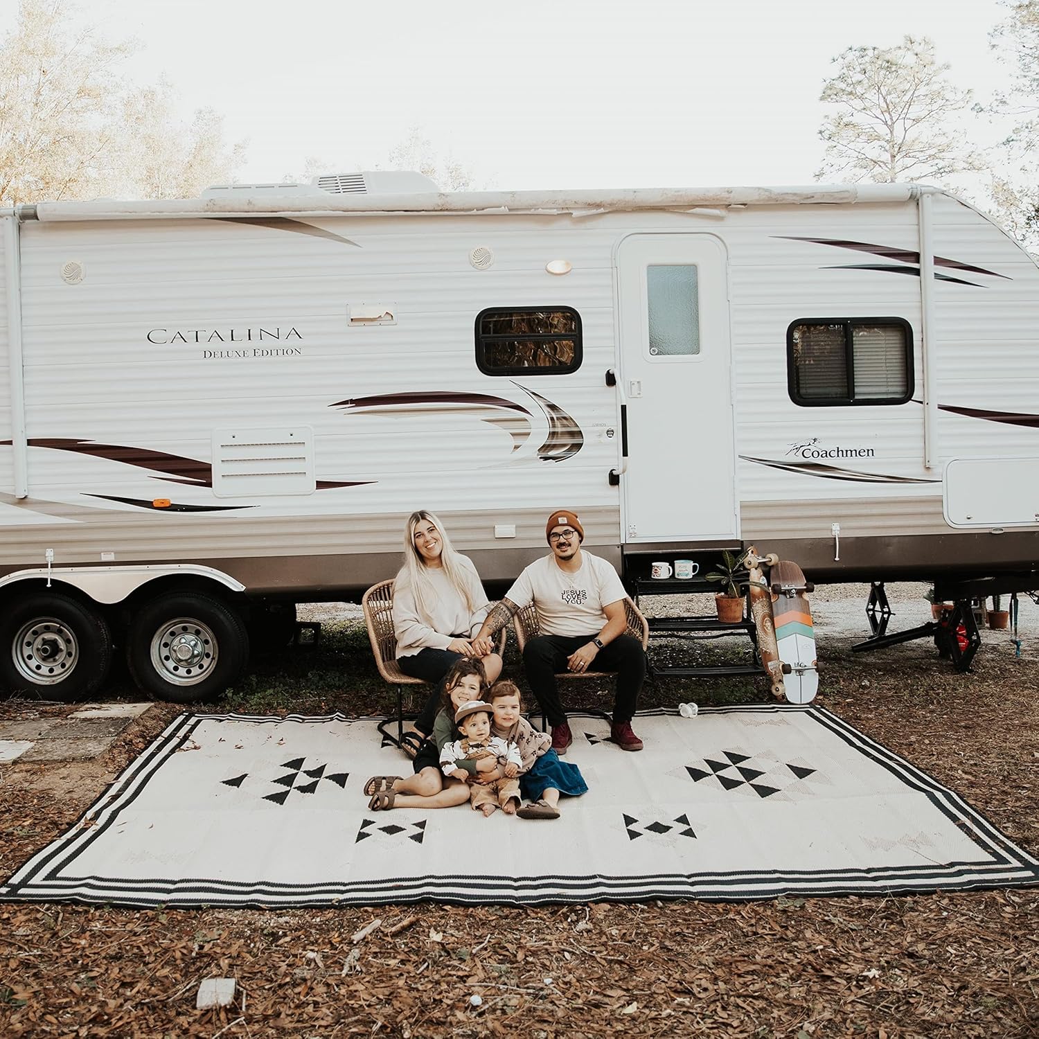 Alfombras para camping recicladas de Glamp Mat para RV  Alfombras de camping duraderas, hermosas y sostenibles para el exterior de tu RV que son
