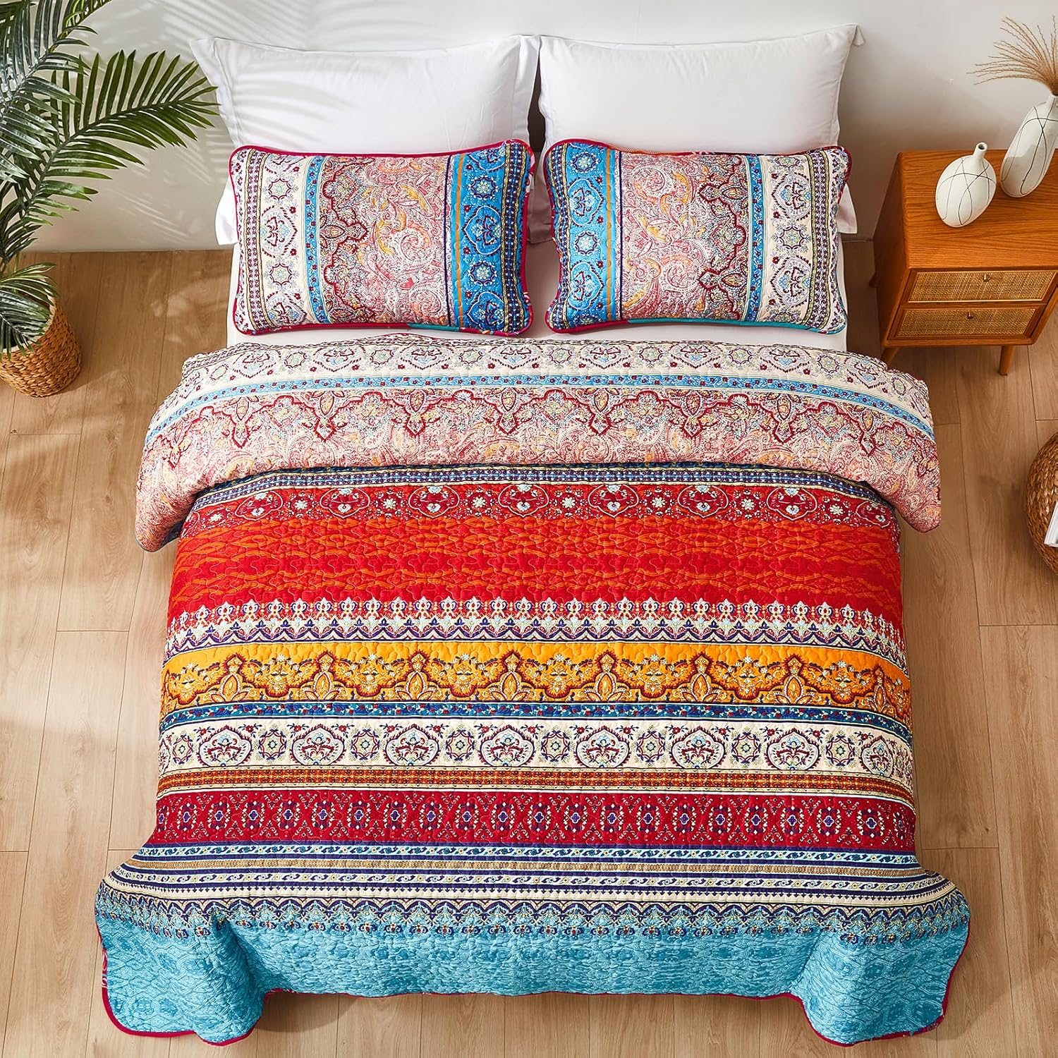 WONGS BEDDING Juego de edredón bohemio tamaño King, juego de colcha de 3 piezas de rayas rojas bohemias de microfibra ligera para todas las