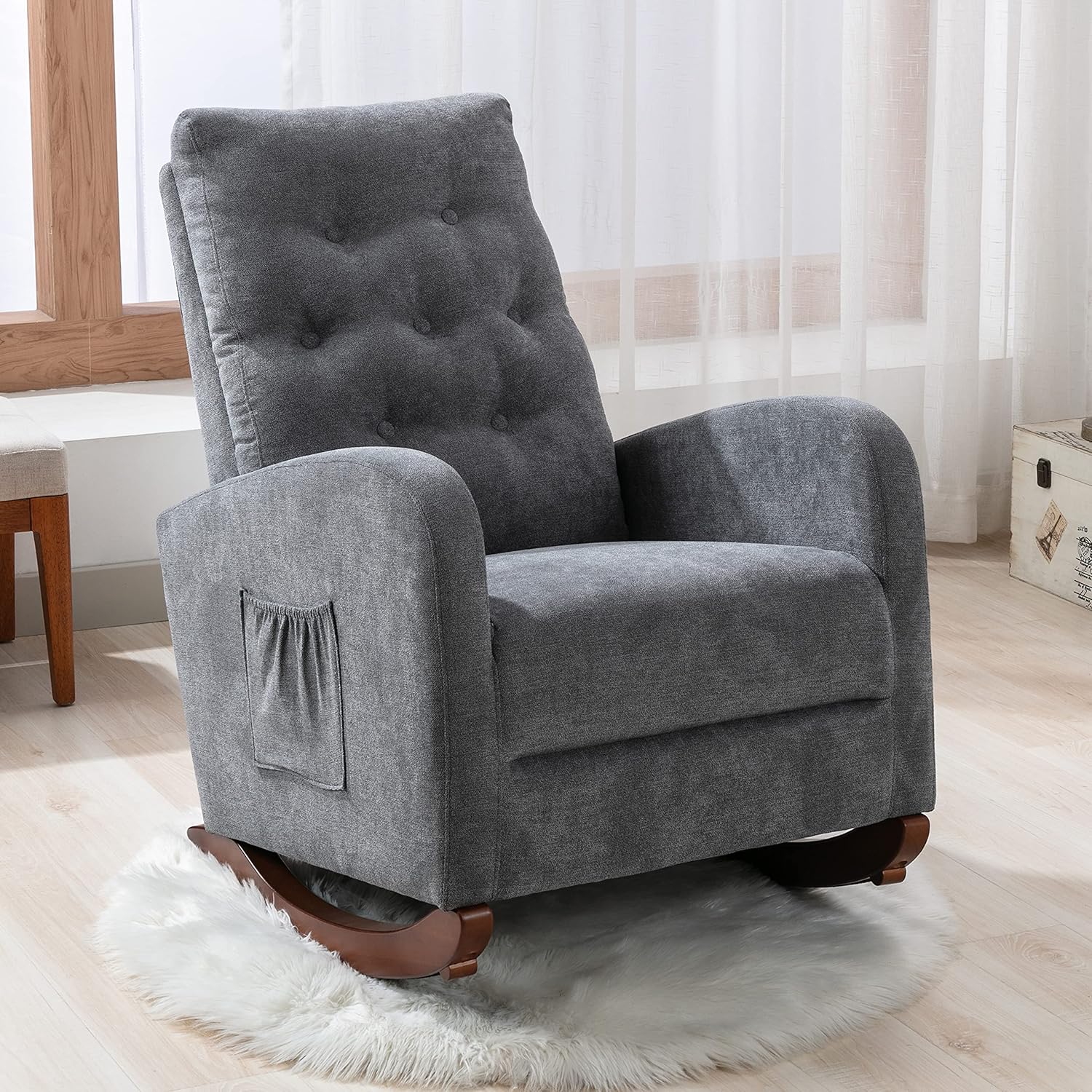 Silla mecedora para guardería, asiento tapizado de tela con respaldo alto y reposabrazos, ideal para lactancia, silla cómoda para sala de estar con