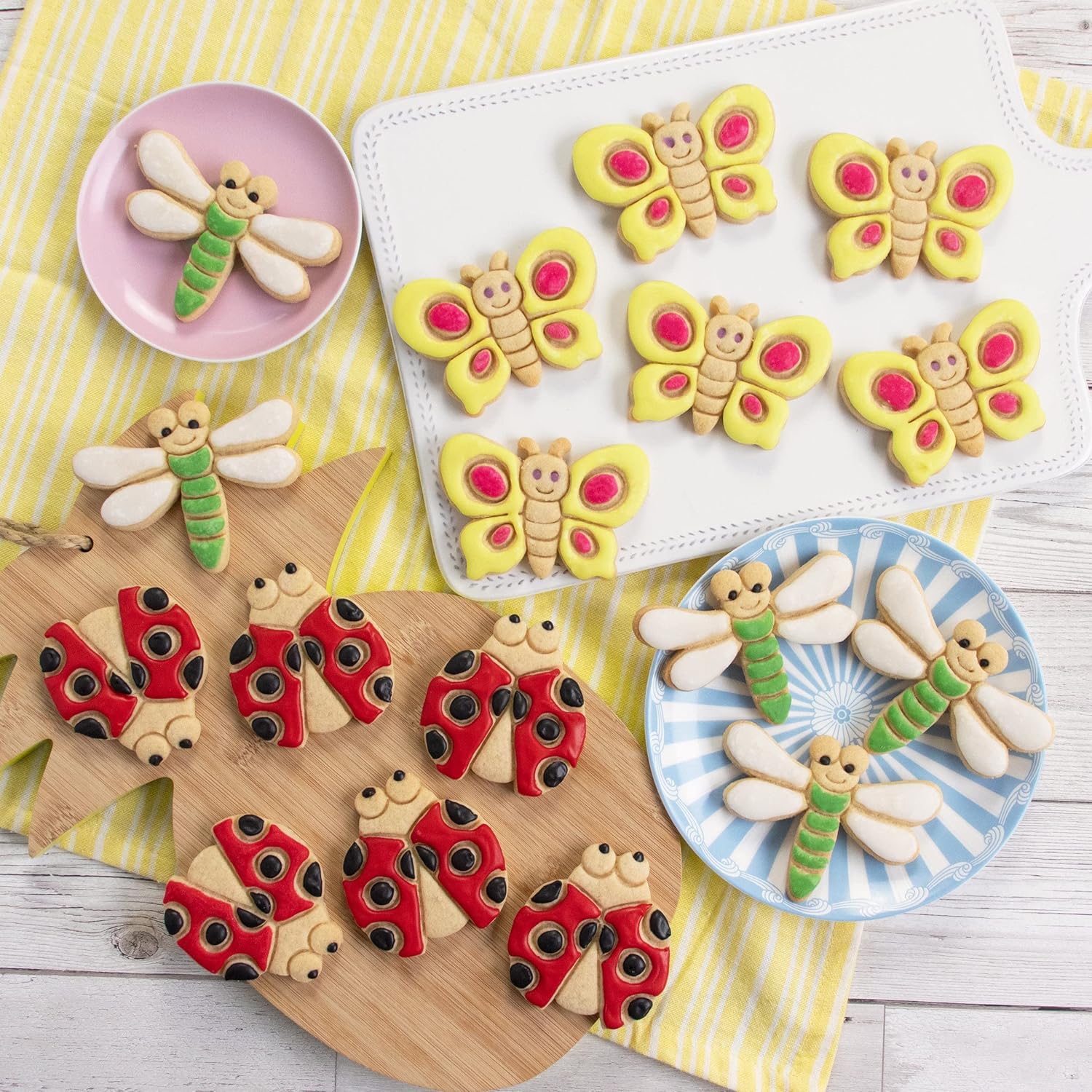 Juego de 3 cortadores de galletas de insectos (diseños mariquita, libélula y mariposa), 3 piezas – Bakerlogy