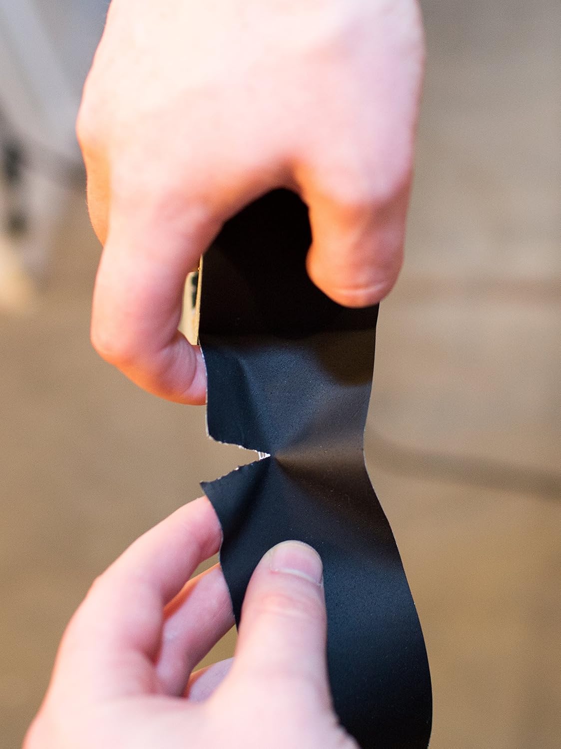 Cinta Gaffer  Rollo enorme  Cinta negra de 4 pulgadas x 40 yardas (120 pies)  Cinta GaffersTape utilizada para cinta Gaff, cinta adhesiva, cinta