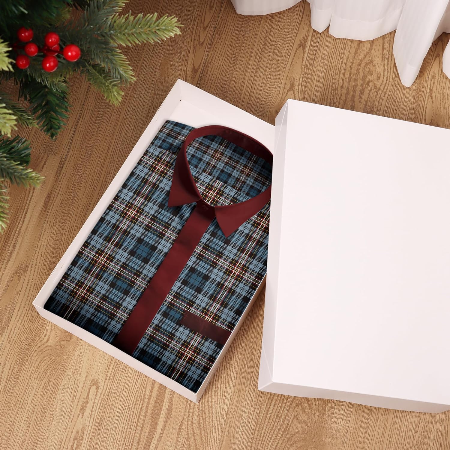 Giiffu Paquete de 18 cajas de regalo blancas a granel para regalos, cajas de regalo de papel con tapas, 4 tamaños con 18 etiquetas de Navidad, para