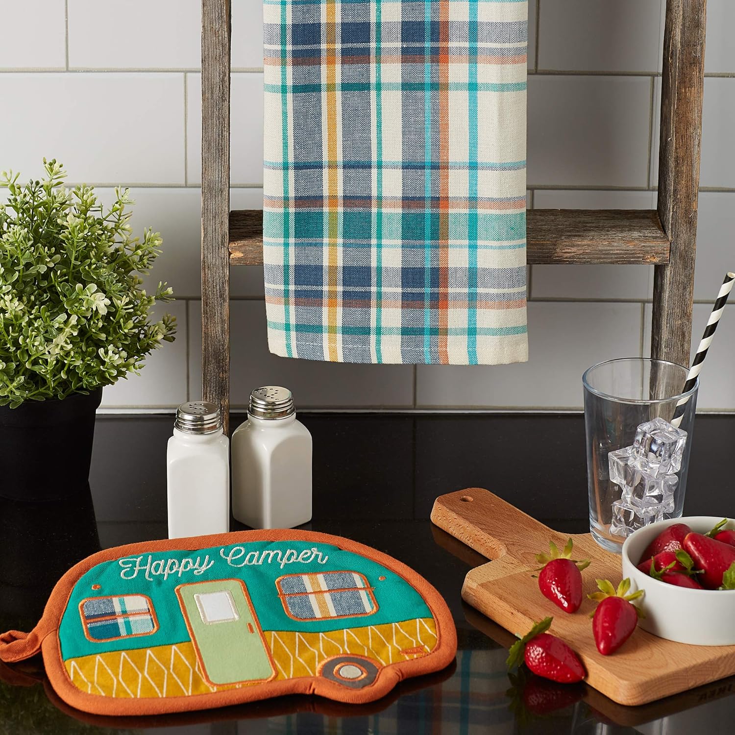DII Juego de cocina de colección de regalo, juego de agarradera y toallas de cocina, Happy Camper, 2 piezas
