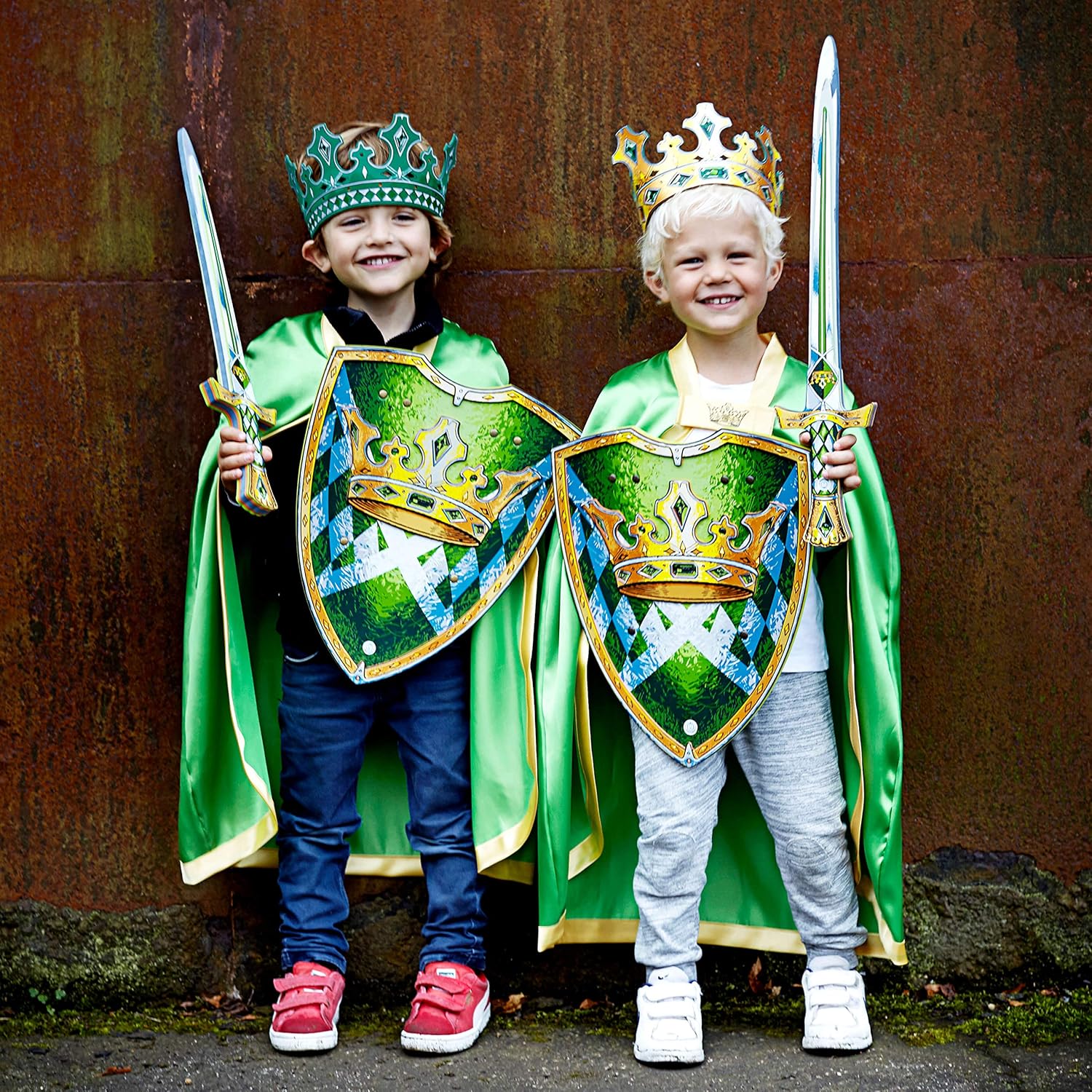 Liontouch Kingmaker Cape  Capa medieval de juguete para niños lista para aventuras reales en el Reino  Juego de roles, disfraces, vestidos elegantes