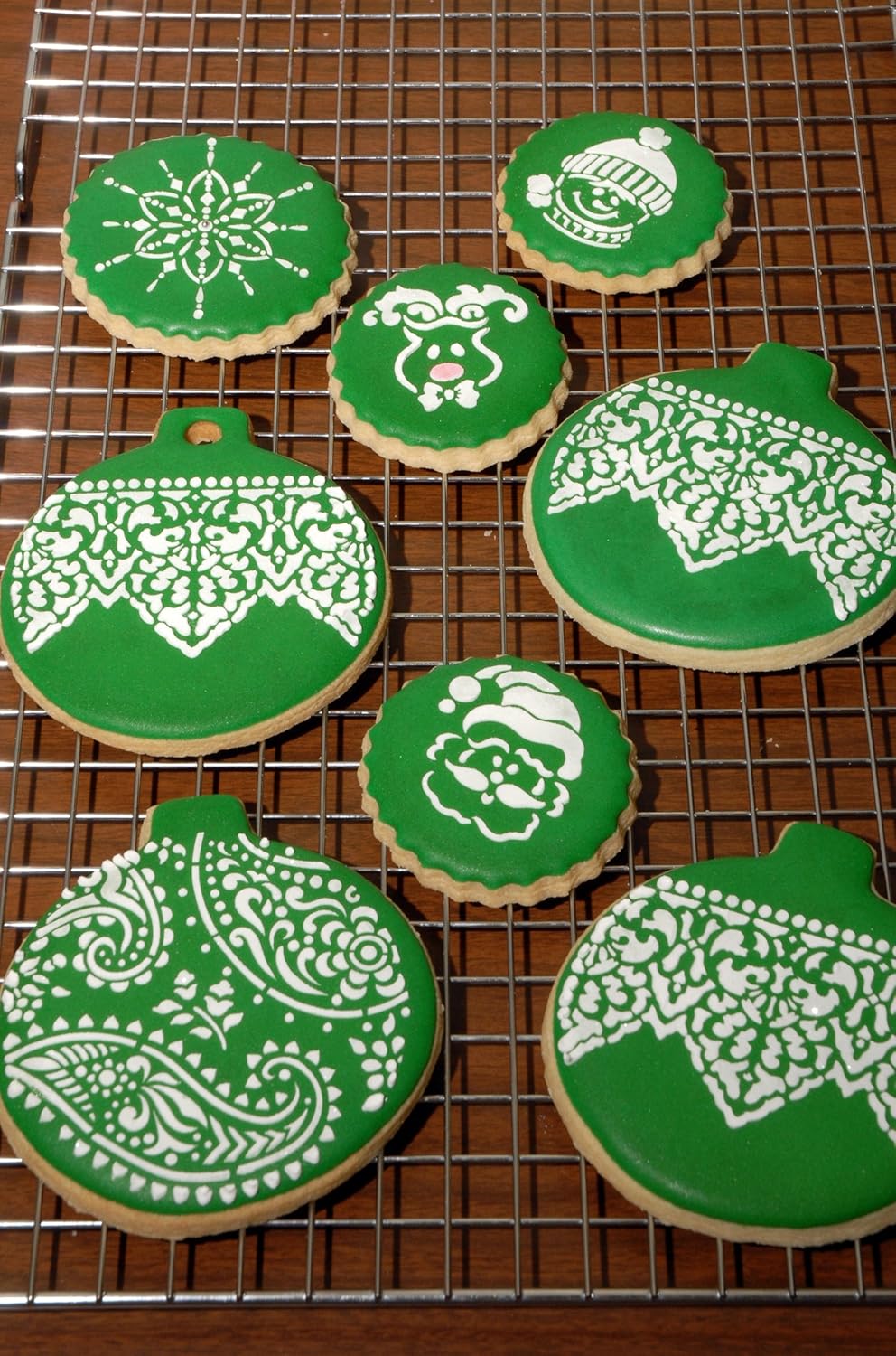 Designer Stencils Juego de plantillas de galletas de vacaciones caprichosas, (muñeco de nieve, reno, Santa), Beigesemitransparente