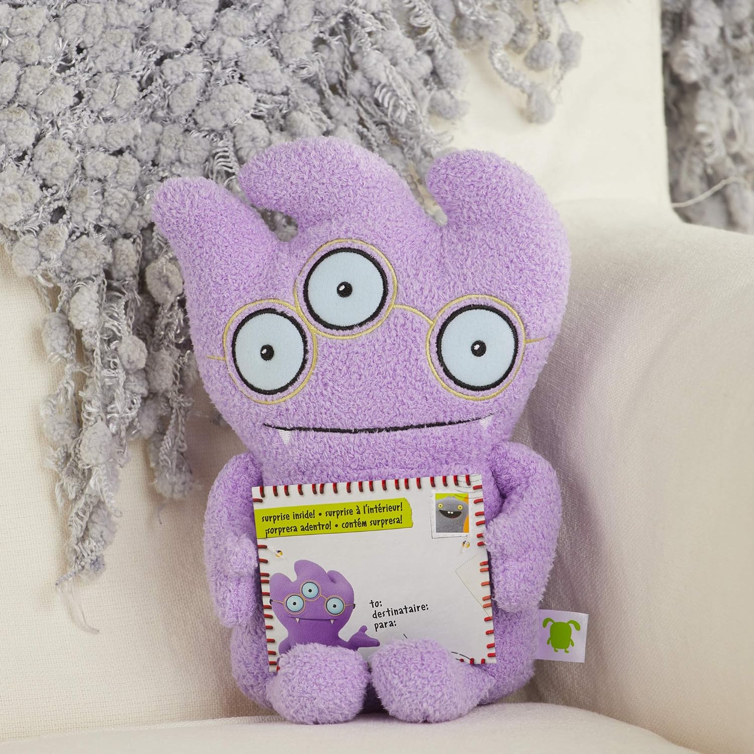 Hasbro Toys Sincerely Uglydolls Hugs & Headstands Wedgehead – Peluche de peluche, inspirado en la película Uglydolls de 7.5 pulgadas de alto