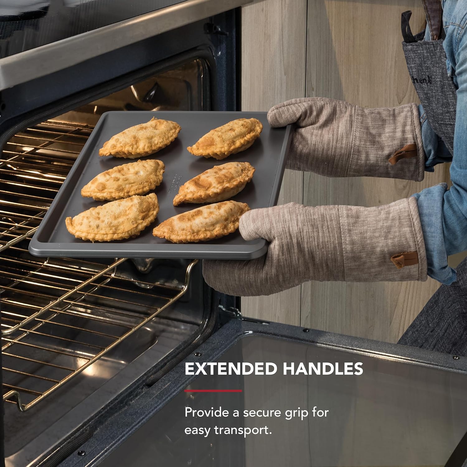 KitchenAid Deslizador de galletas de acero aluminizado antiadherente de 13x18in, contorno plateado