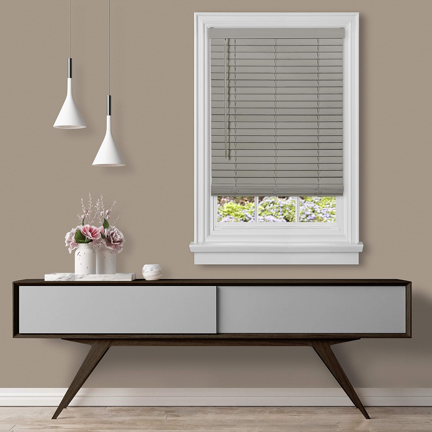 PowerSellerUSA Achim GII – Persiana de imitación madera sin cordones para oscurecer la habitación.