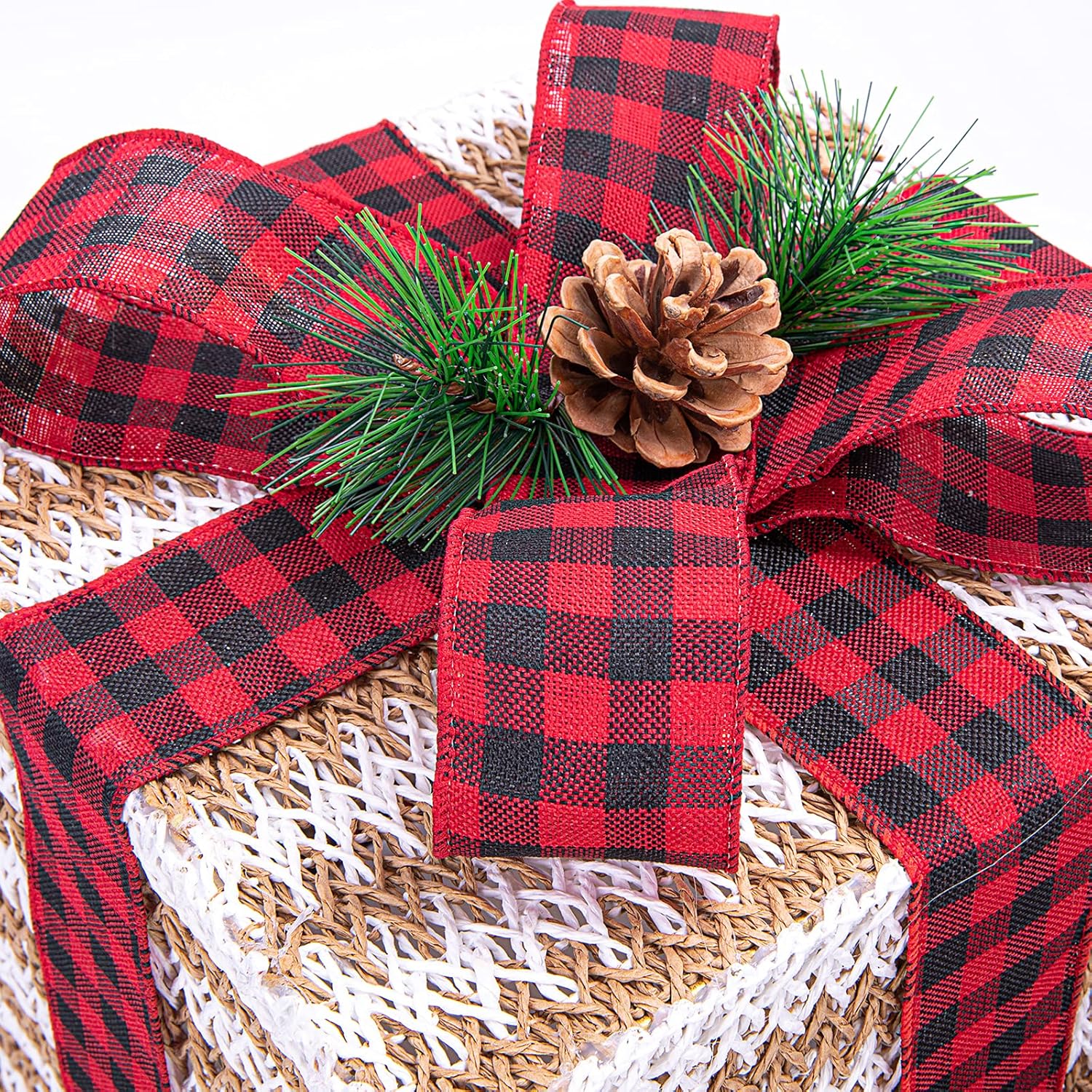 Sunnyglade Juego de 3 cajas de regalo iluminadas de Navidad de 10 a 8 a 6 pulgadas, cajas de decoración con enchufe, lazos, hojas de pino