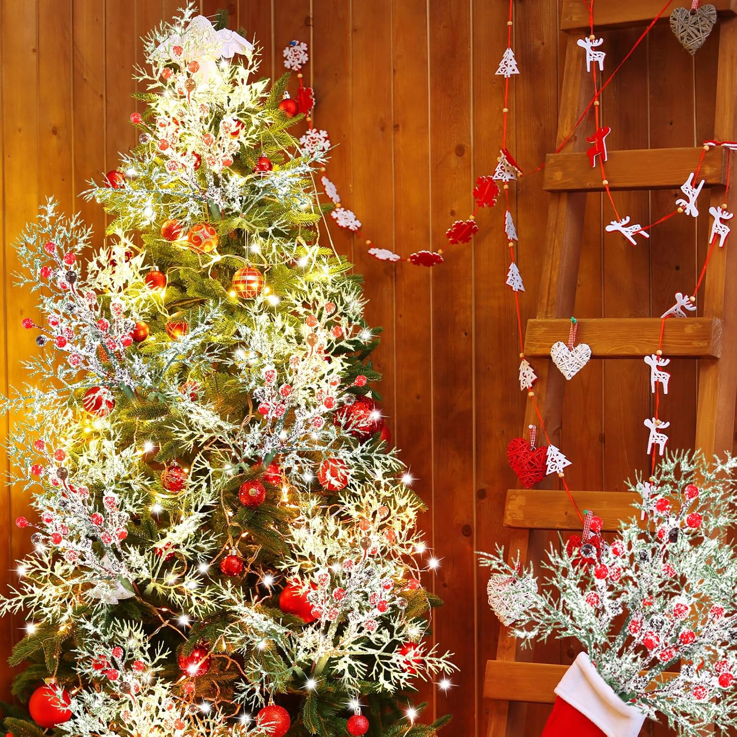 Yinder 24 piezas de bayas rojas de Navidad de 17 pulgadas nevadas artificiales esmeriladas bayas rojas de acebo picas de cedro, tallos de pino,
