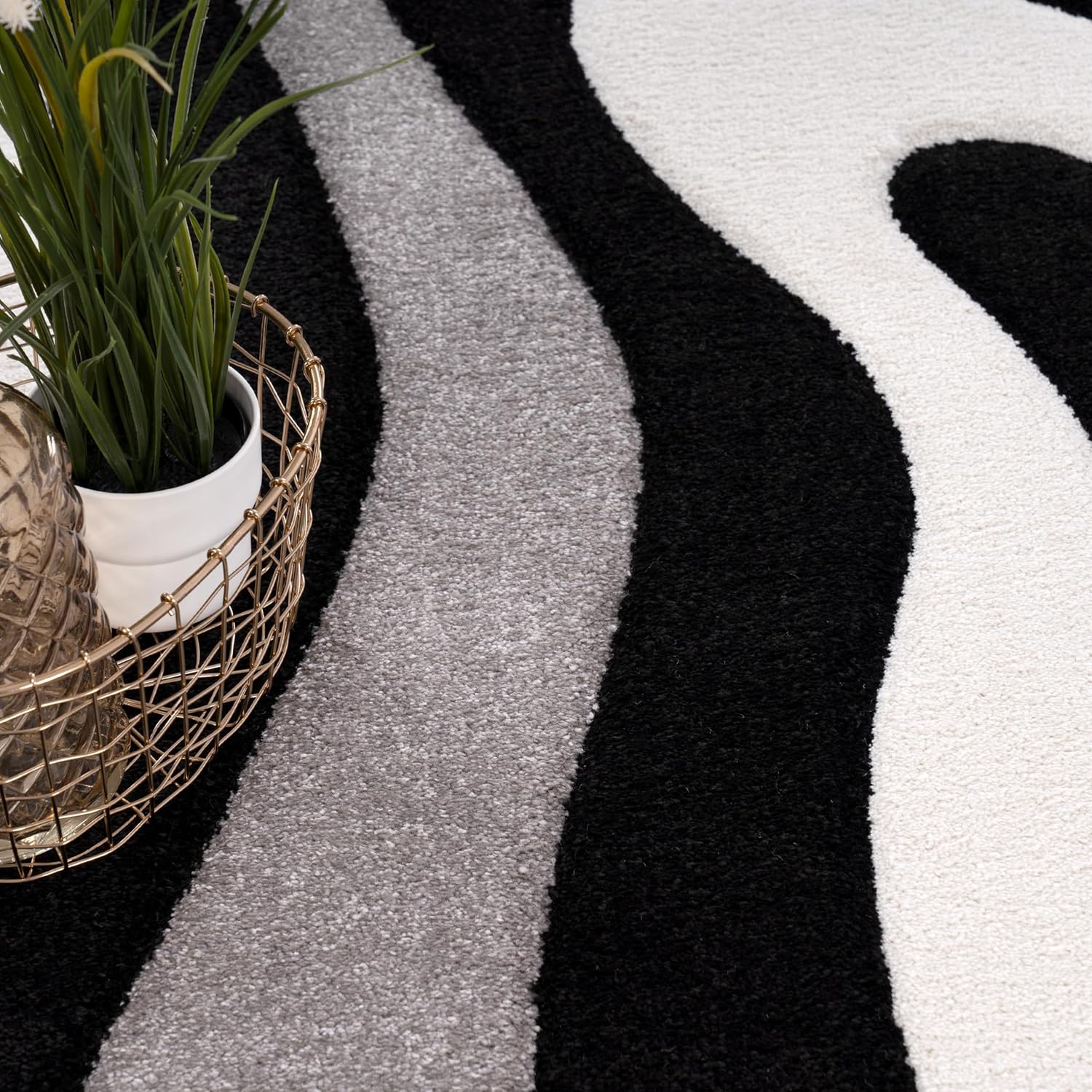 Alfombra de área gris y negra con corte de contorno y patrón de ondas moderno, tamaño 2’8″ x 4’11”