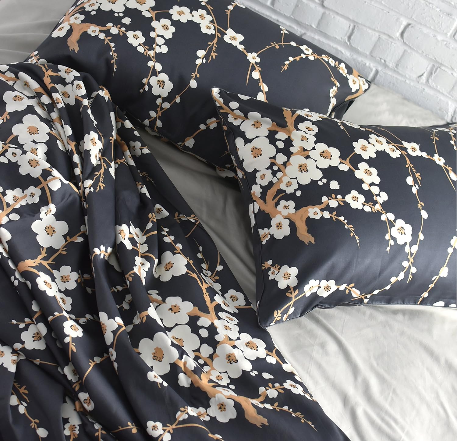 Eikei Juego de ropa de cama de 3 piezas con estampado de ramas florales de flores rojas cerezo estilo oriental japonés, 300 hilos (King, carbón)