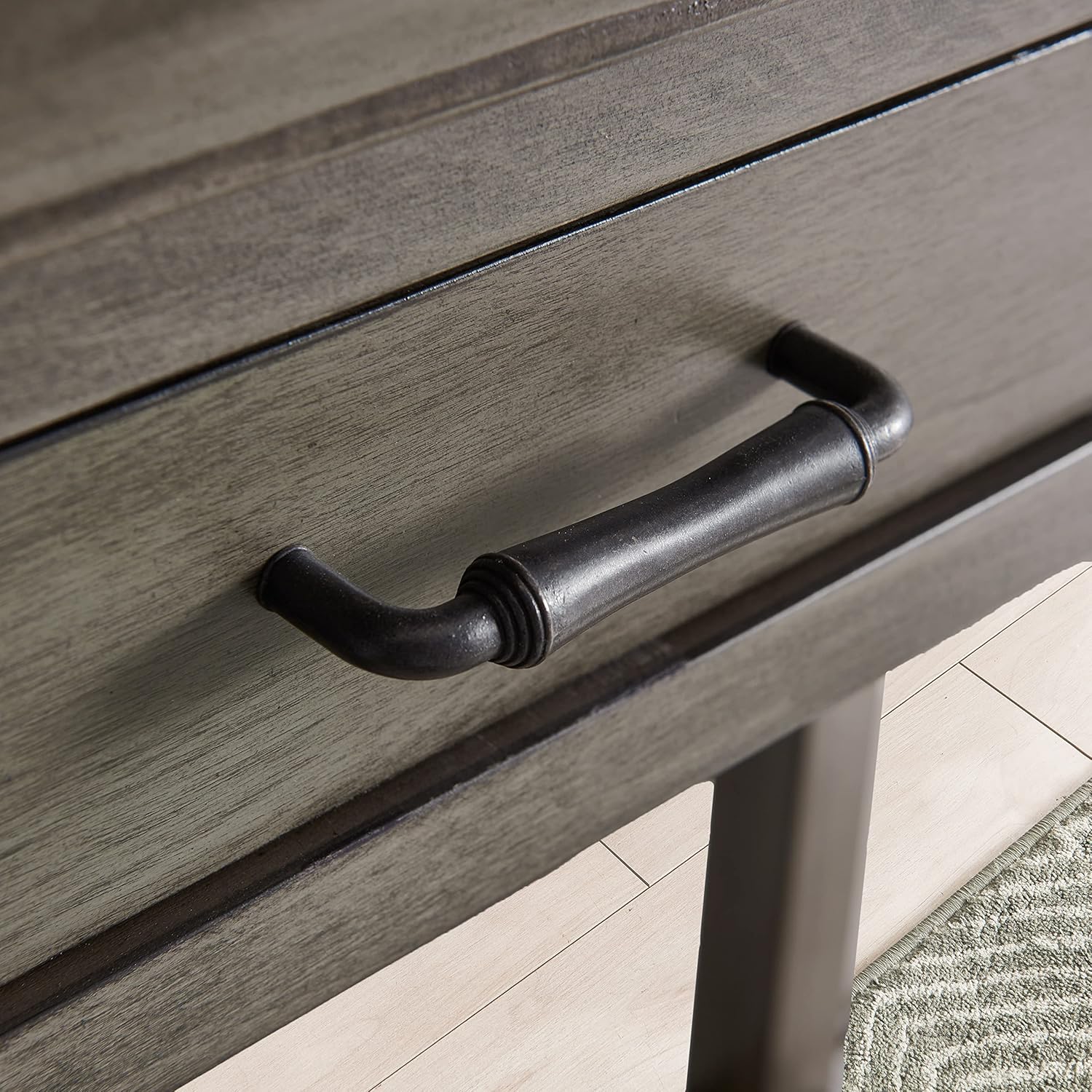 Leick Home 10127-GR – Consola tradicional con borde de bandeja con estante, color gris ahumado lavado