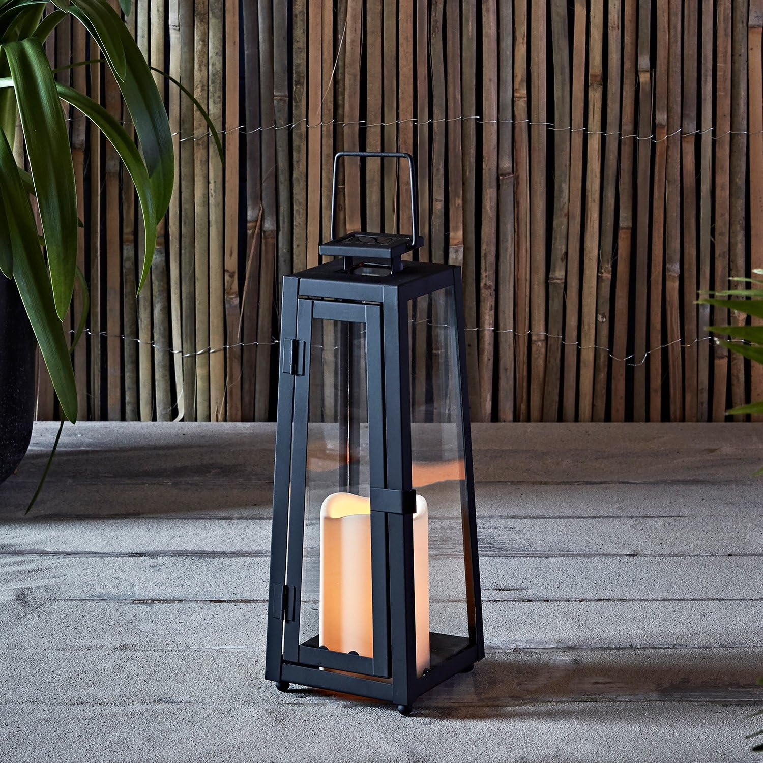 Lights4fun, Inc. Farol LED solar metálico negro, vela sin llama, totalmente resistente a la intemperie, para jardín y patio