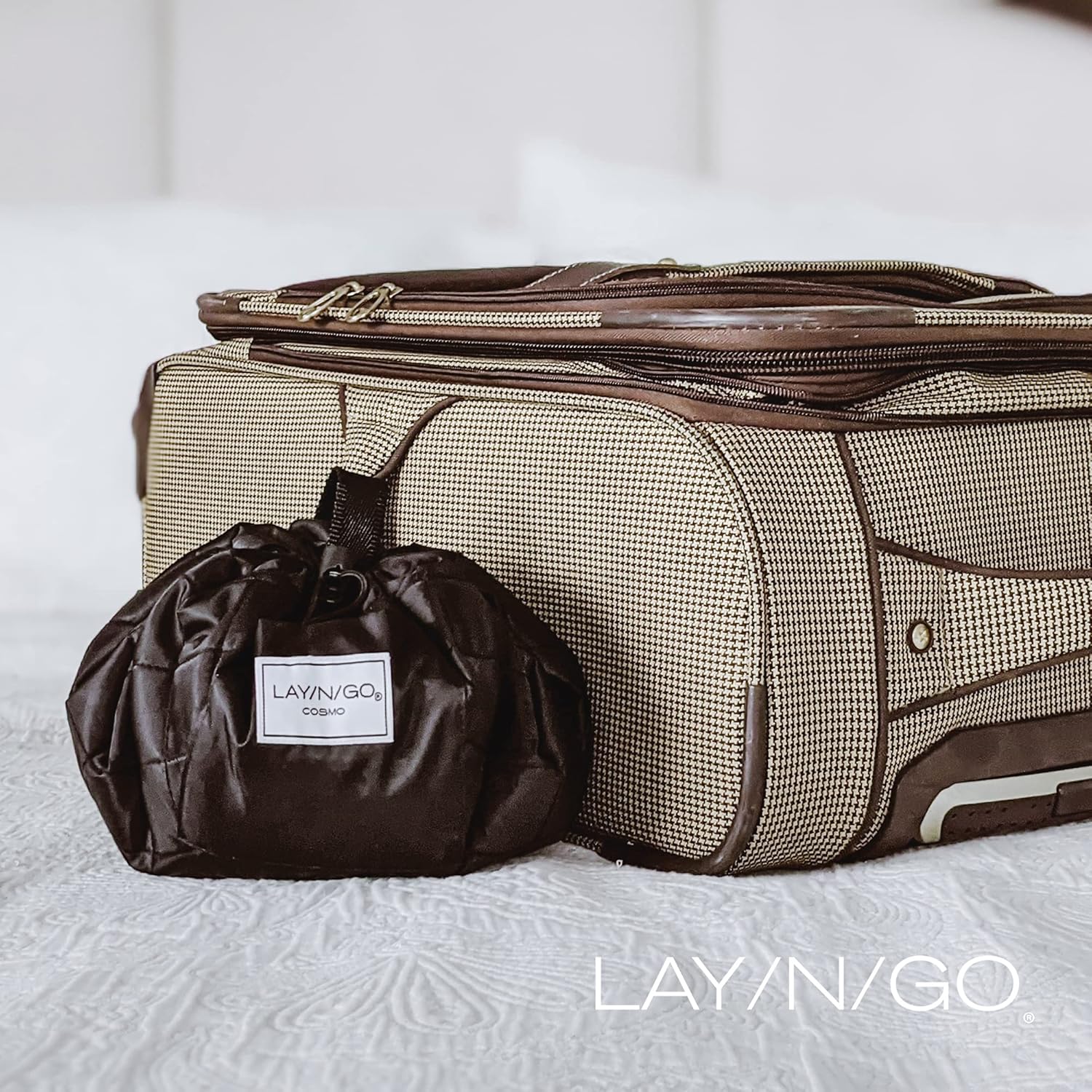 Lay-n-Go Cosmo – Organizador de cosméticos y maquillaje con cordón, bolsa de aseo para viajes, regalos y uso diario, Grit Grace Gratitud