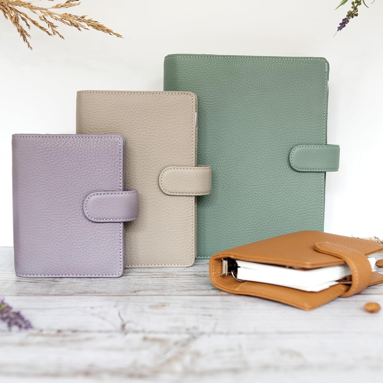 Filofax Norfolk – Organizador de bolsillo, color lavanda, cuero suave de grano completo, seis anillos, con calendario semanal para ver, multilingüe,