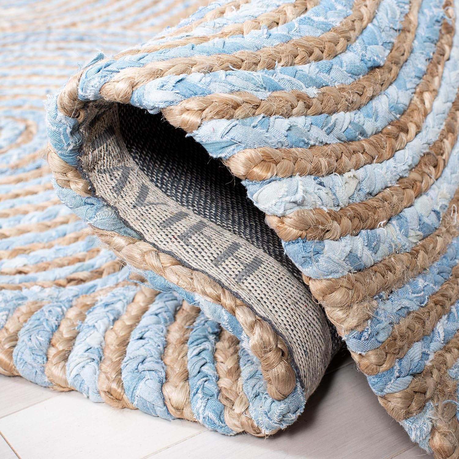 SAFAVIEH Cape Cod Collection CAP602A – Alfombra trenzada de yute estilo bohemio hecho a mano, 4 x 6 pies, color natural y azul