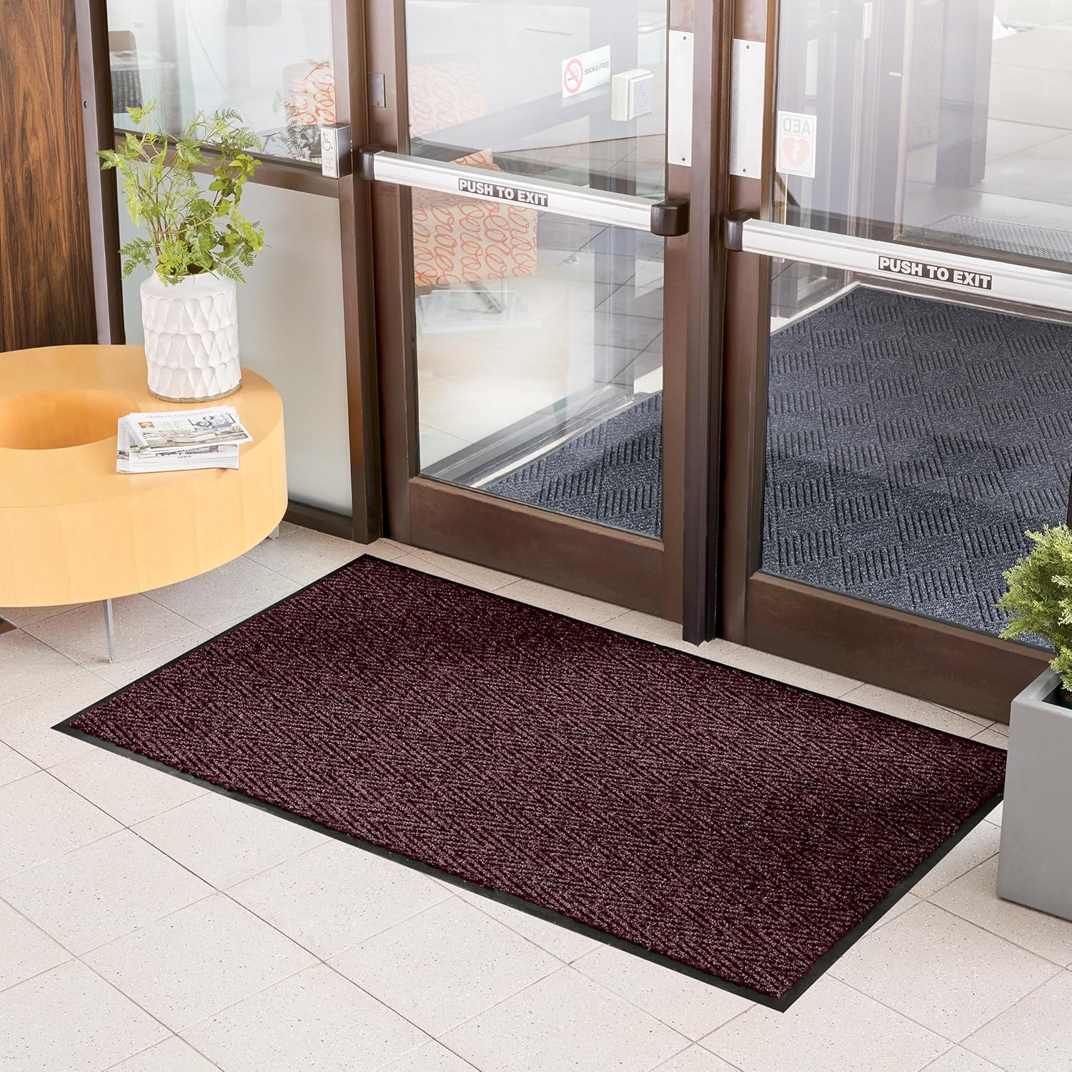 Consolidated Plastics Premiere Brush – Tapete de entrada seca con parte trasera de goma antideslizante, absorbe el agua, alfombra resistente de 37