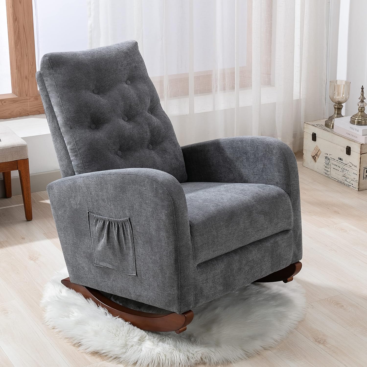Silla mecedora para guardería, asiento tapizado de tela con respaldo alto y reposabrazos, ideal para lactancia, silla cómoda para sala de estar con