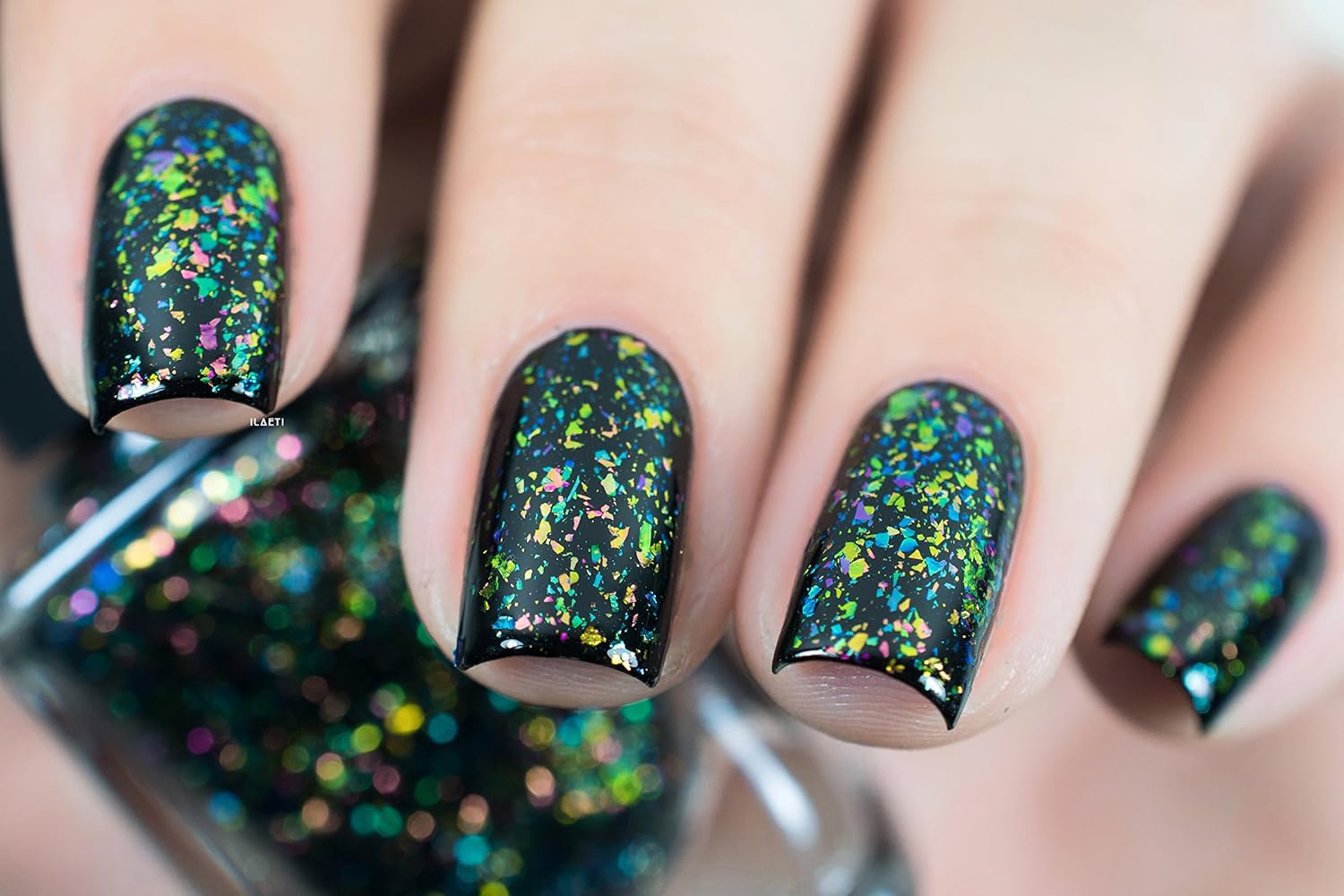 ILNP Ferris Wheel – Esmalte de uñas con copos Ultra Chrome en color verde, oro, azul, rojo, morado, rosa