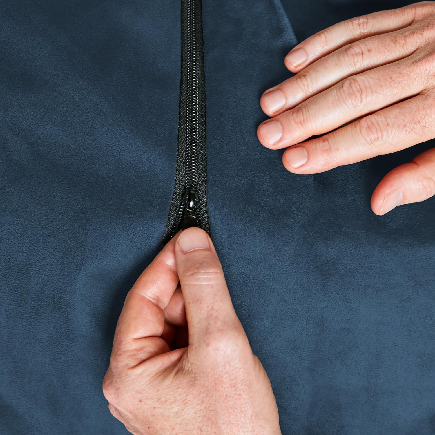 Lumaland – Puf de lujo con funda de microgamuza en diferentes tamaños y colores, lavable a máquina, sirve como sofá grande y sofá cama gigante para
