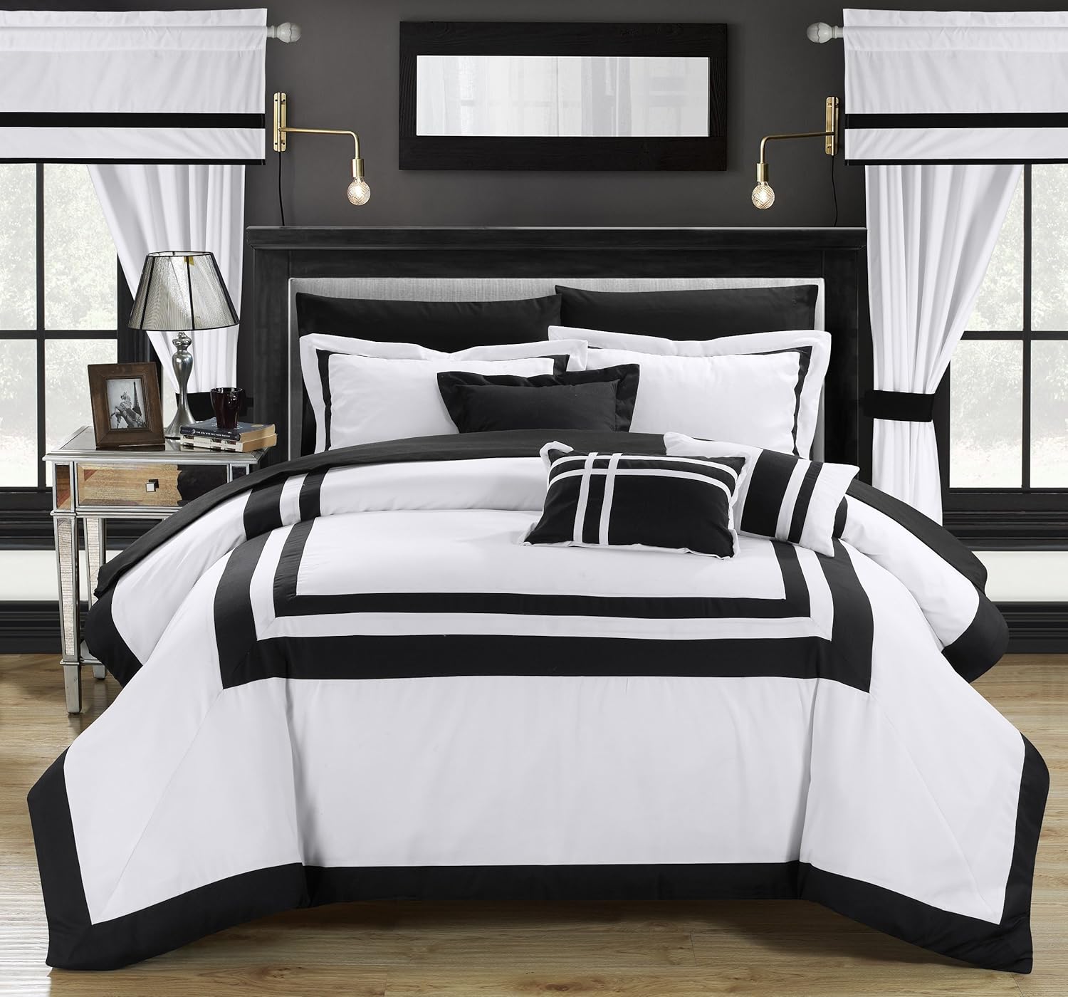 Cama Chic Home en una bolsa con sábanas cortinas
