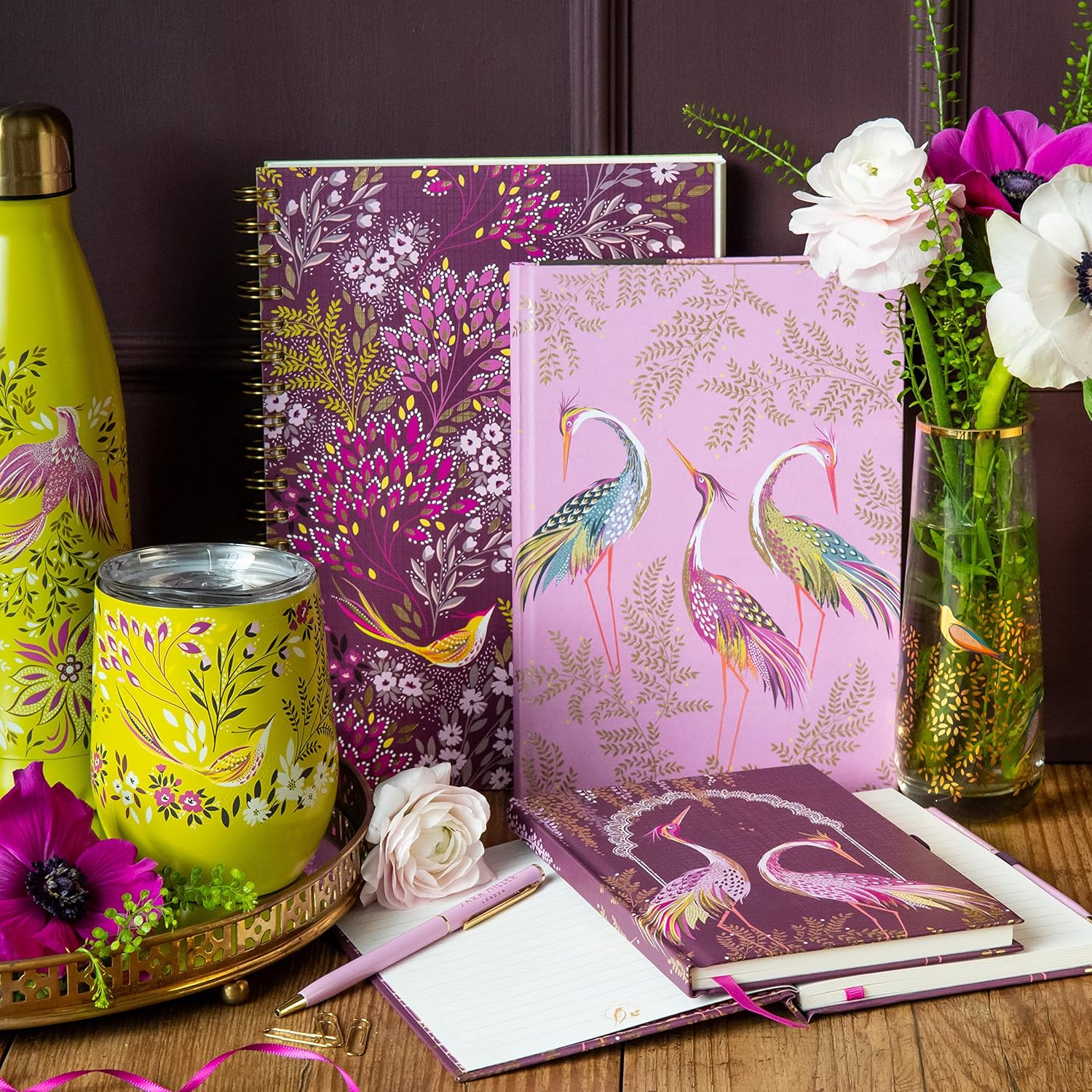 Portico Designs Juego de bolígrafo con bolsa Sara Miller London en caja de regalo, 2 piezas, Haveli Gardens