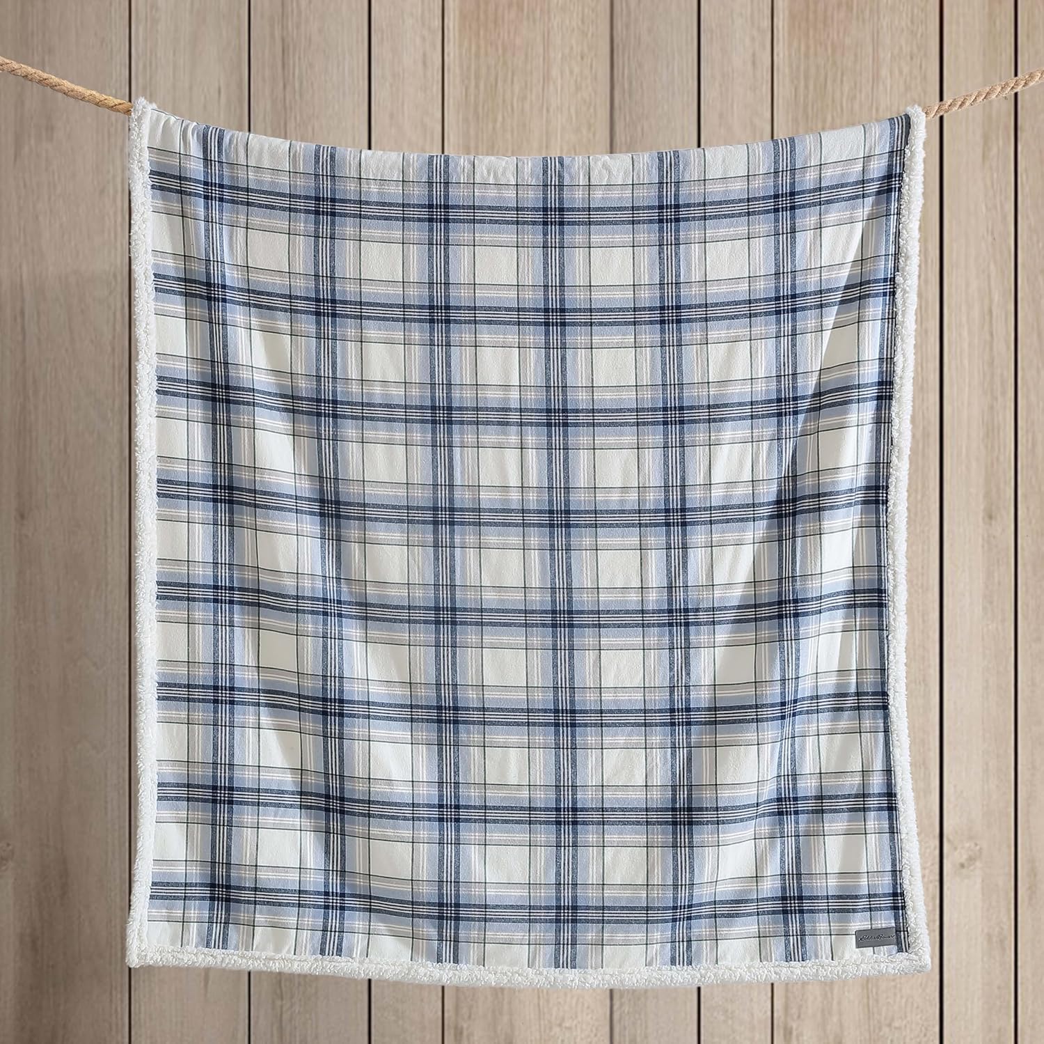 Eddie Bauer Manta decorativa de franela de algodón para el hogar, ropa de cama reversible de sherpa para todas las estaciones, a cuadros, azul