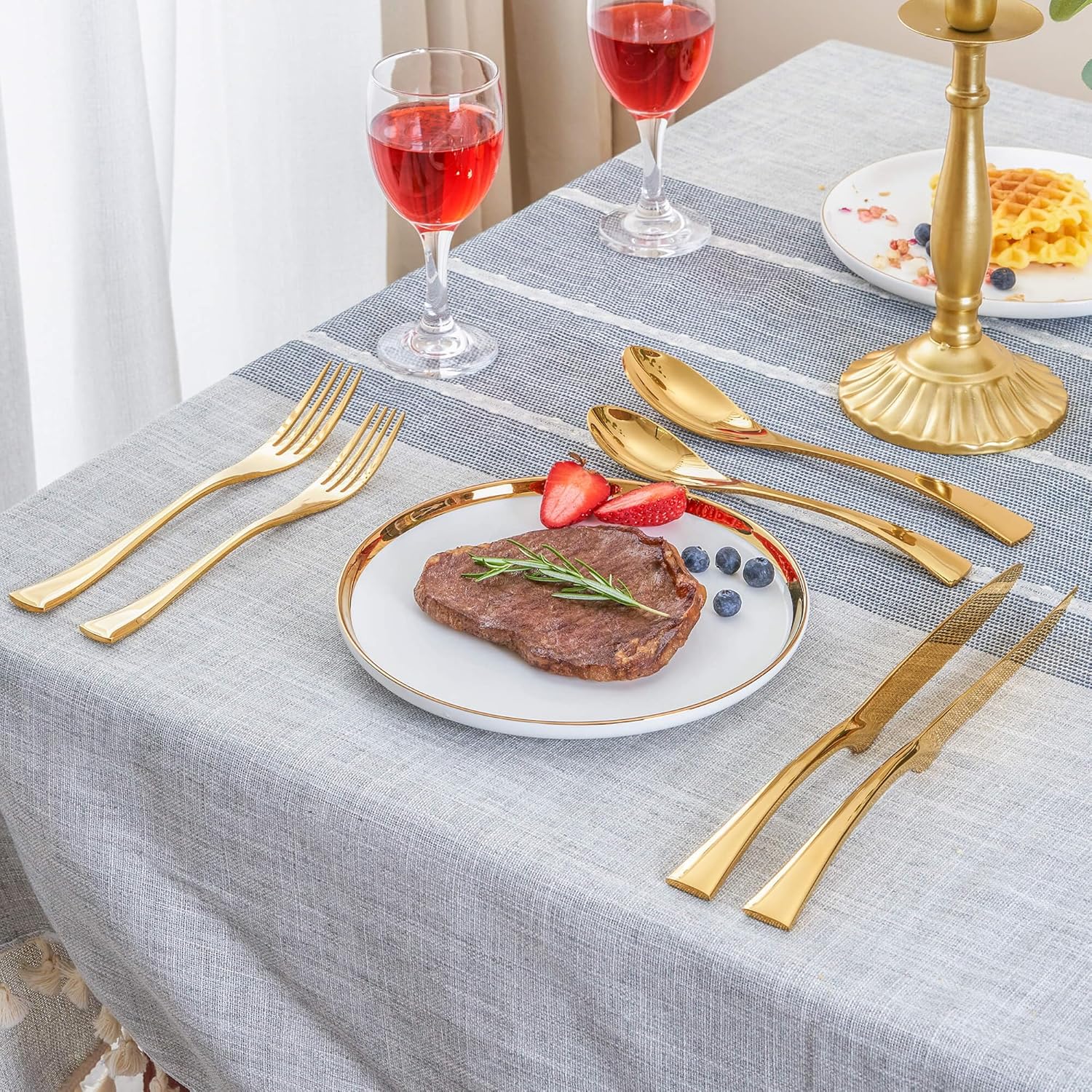 Juego de cubiertos dorados de 24 piezas con cuchillos de carne para 4, moderno juego de cubiertos de acero inoxidable 1810, juego de utensilios para