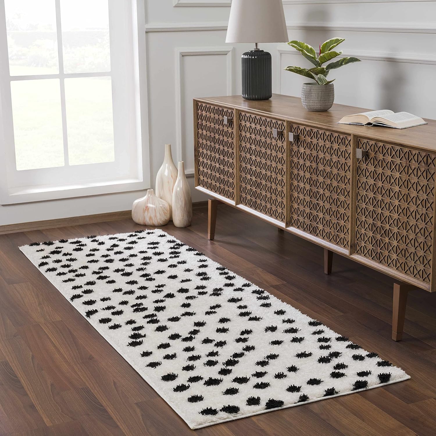 Hauteloom Tilos – Alfombra dálmata para sala de estar, dormitorio, cuarto de bebé, alfombra lanuda con patrón de puntos, pelo alto de felpa, negro,