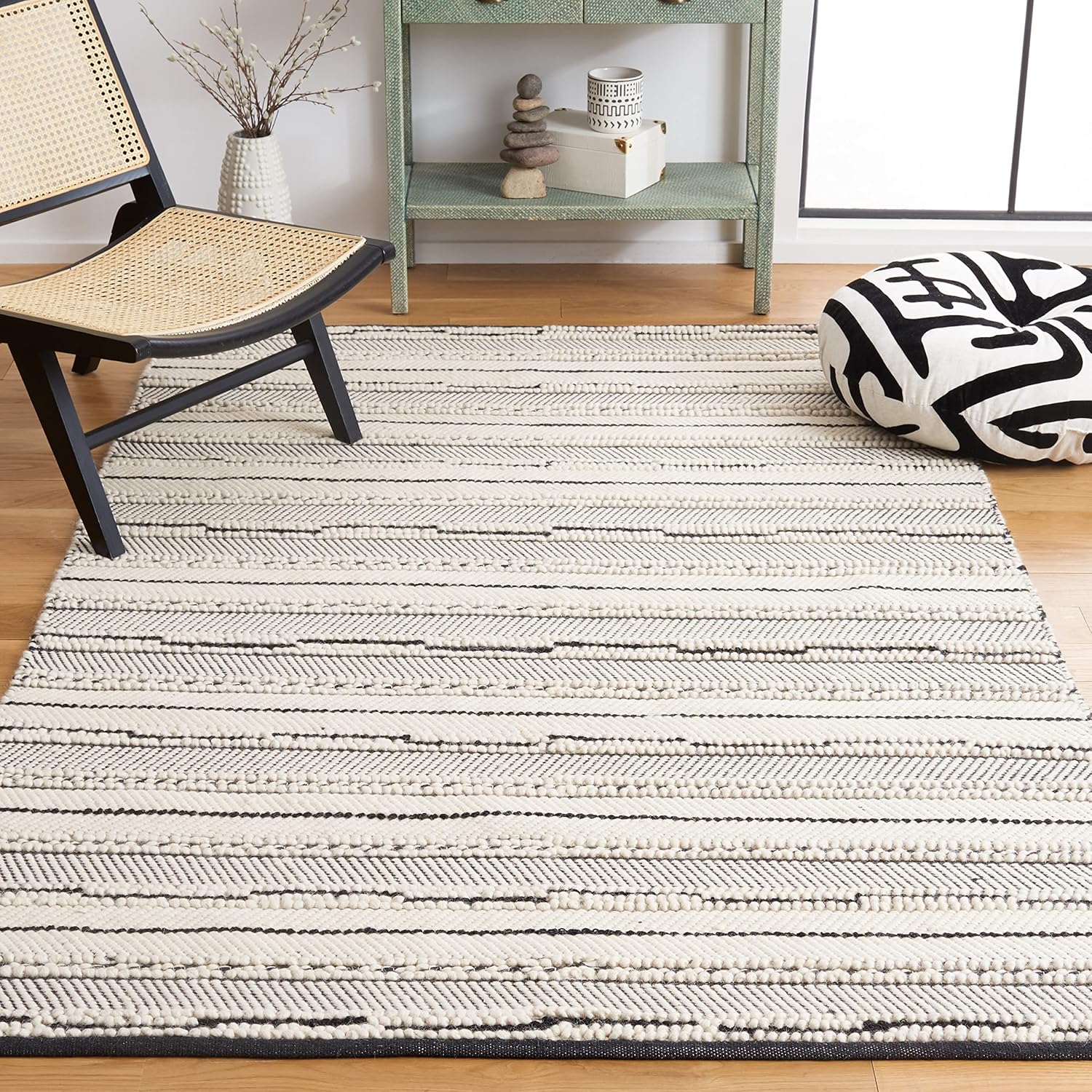 Safavieh Natura Collection – Alfombra de área de 6 x 9 pies, color negro y marfil, tejido plano bohemio hecho a mano, lana de granja, ideal para