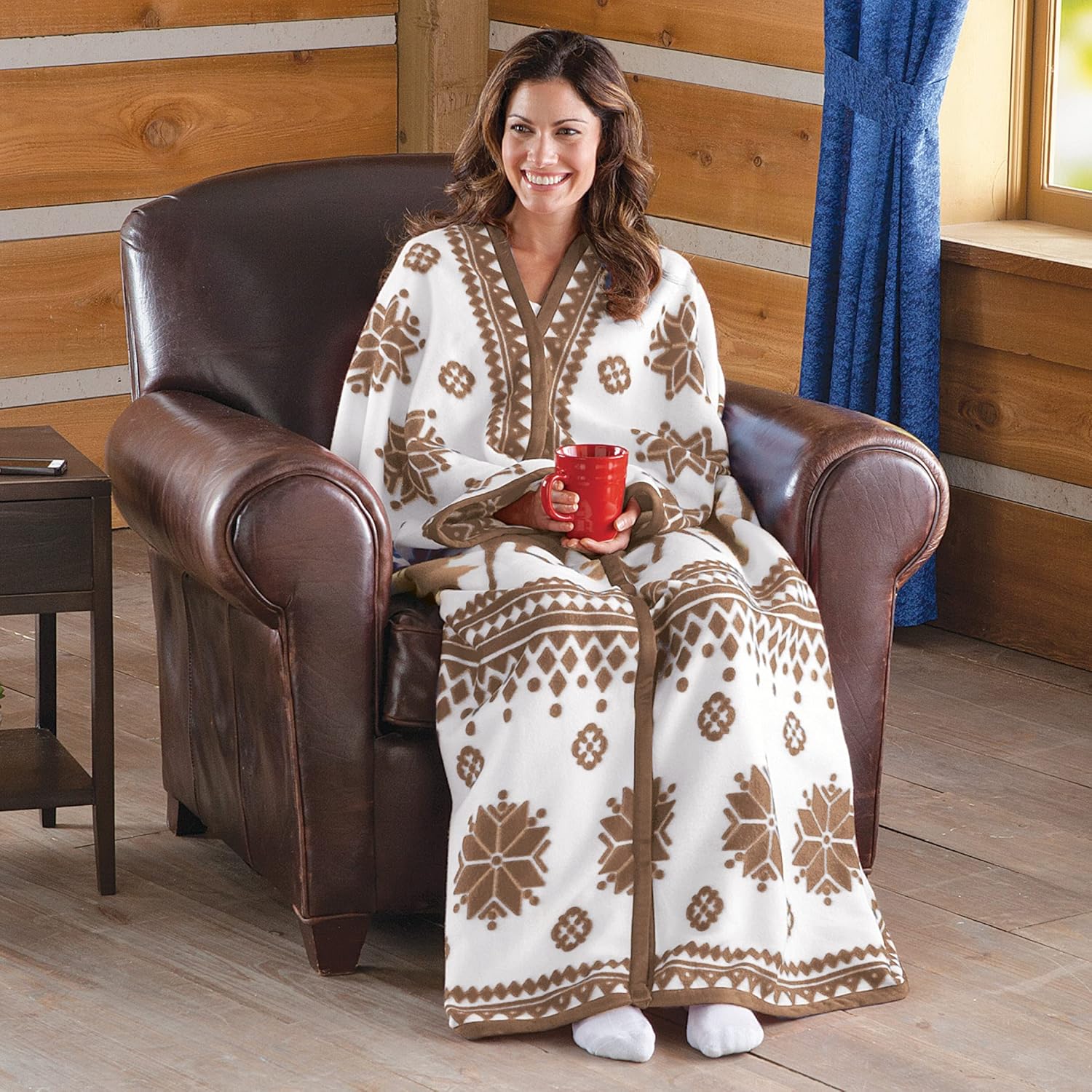 Collections Etc Nordic Snowflake Blue and White Cuddle Fleece Wrap con cremallera, cuenta con árboles de hoja perenne, ciervos y nieve