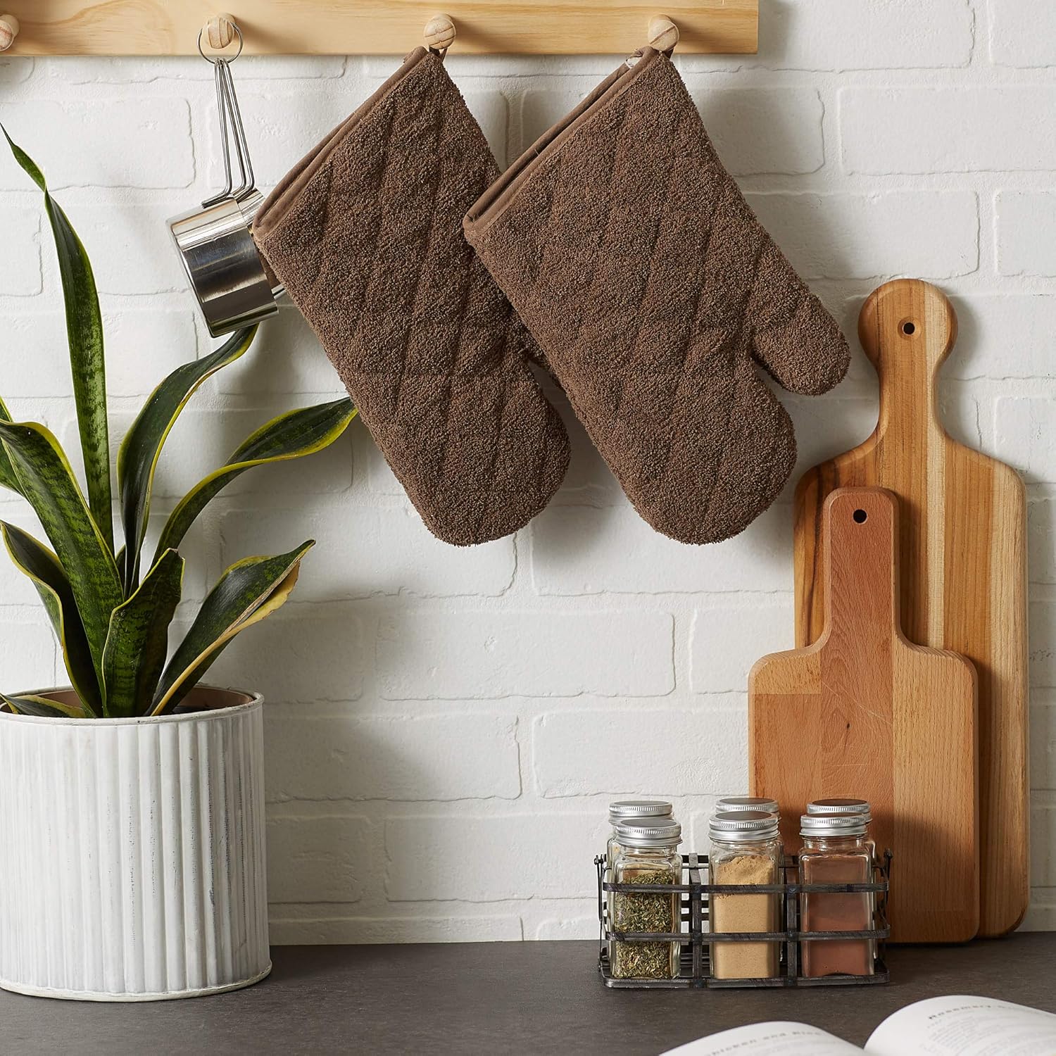 DII Basic Terry Collection – Guante de horno acolchado 100% algodón, color marrón, 2 piezas