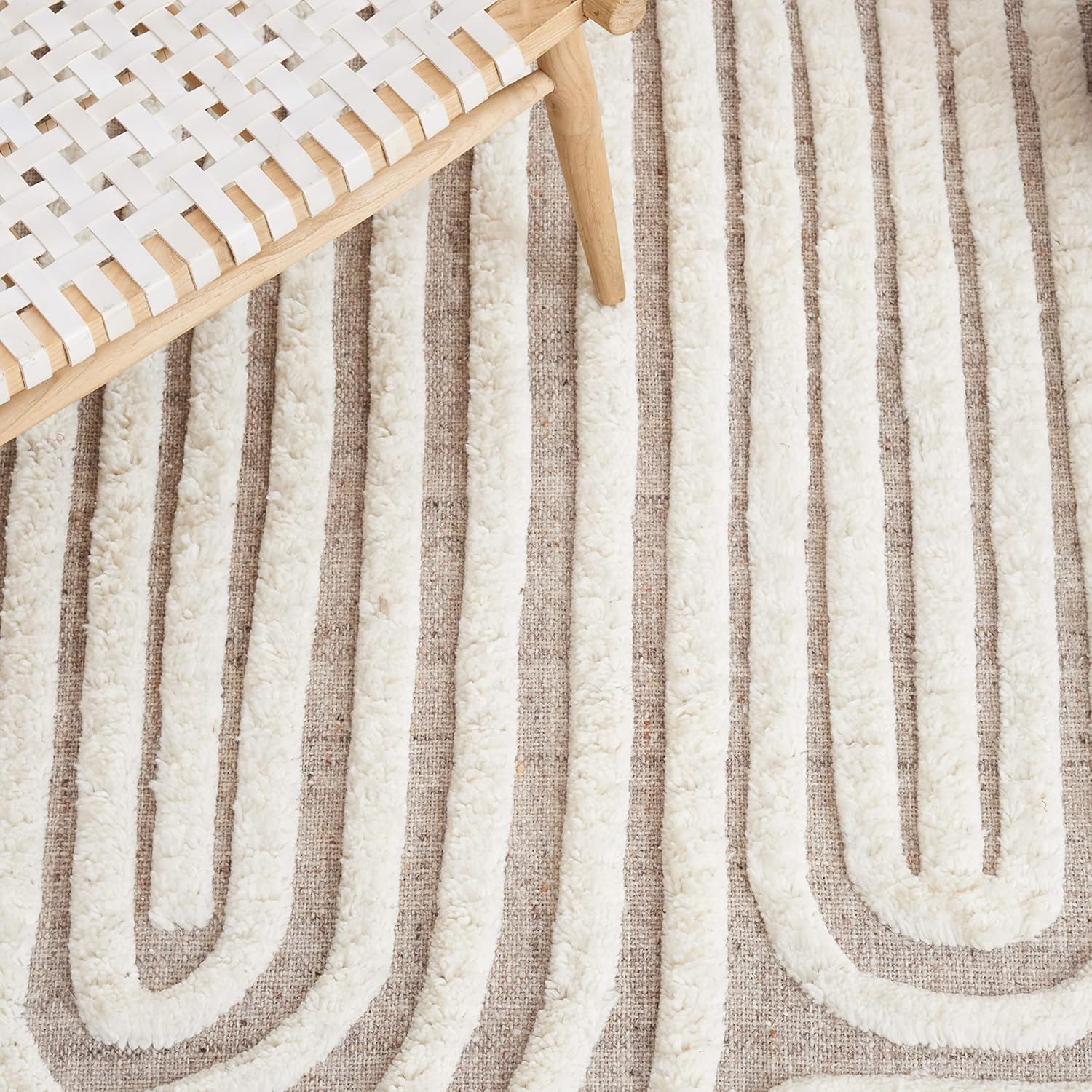 SAFAVIEH Kilim Collection – Alfombra cuadrada de 4 pies, color beige y marfil, hecha a mano de lana moderna con textura de mediados de siglo, ideal