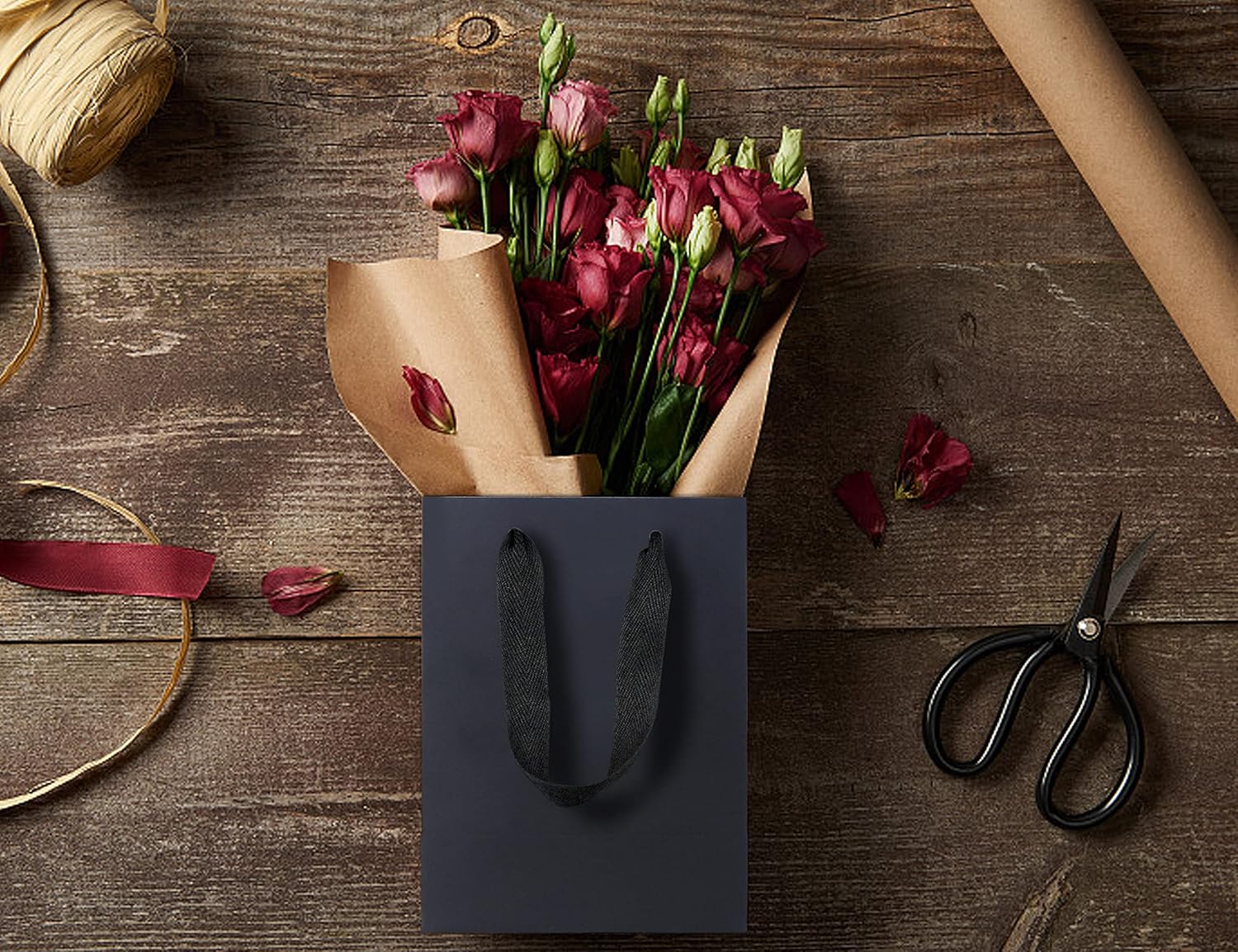 HUAPRINT Bolsas de papel negro, bolsas de regalo, bolsas de compras con asas de cinta, 30 paquetes de 7 x 4 x 9 pulgadas, bolsas de regalo para