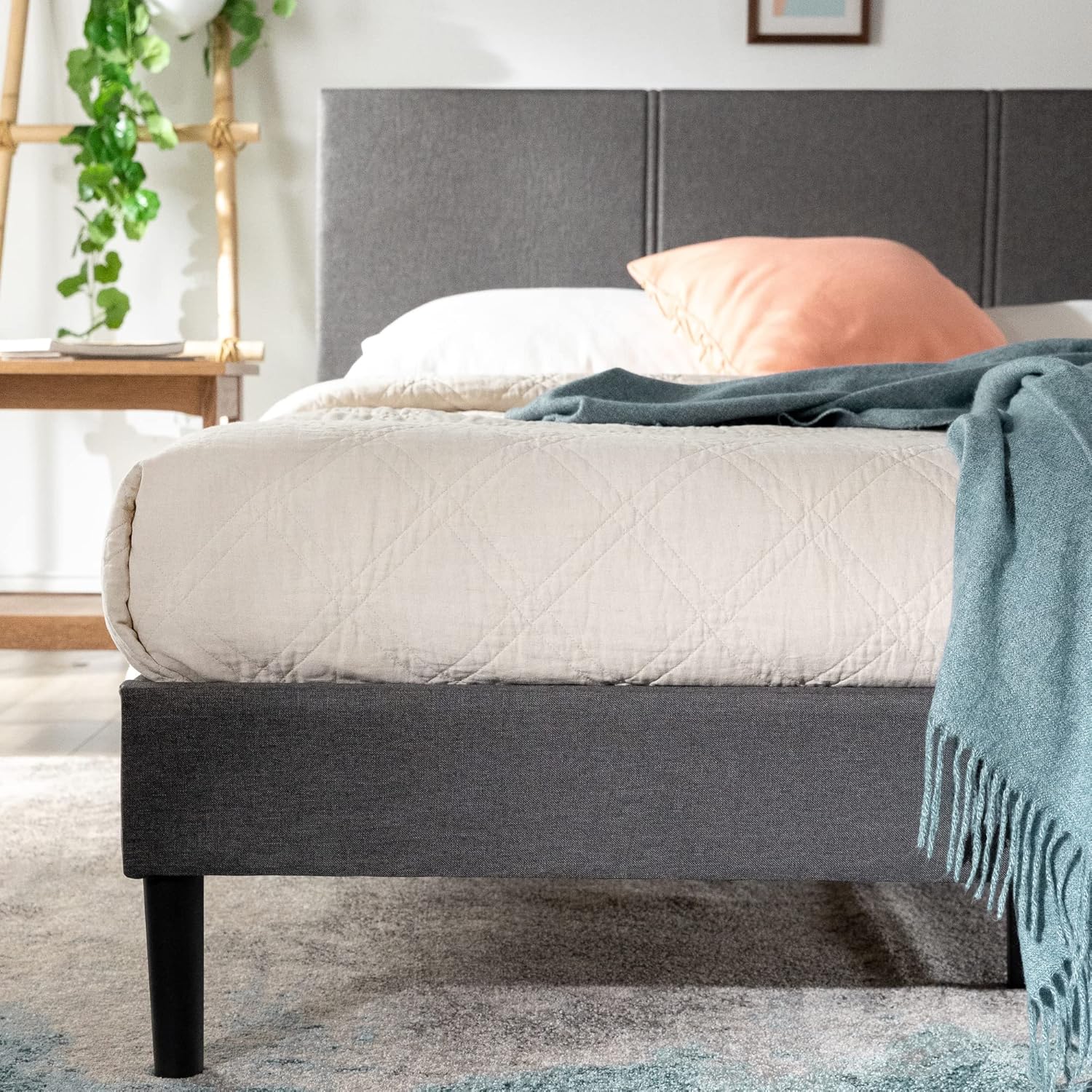 ZINUS Cambril – Base de cama tapizada con listones de bambú sostenibles, no necesita somier, base de colchón, fácil montaje, tamaño Queen