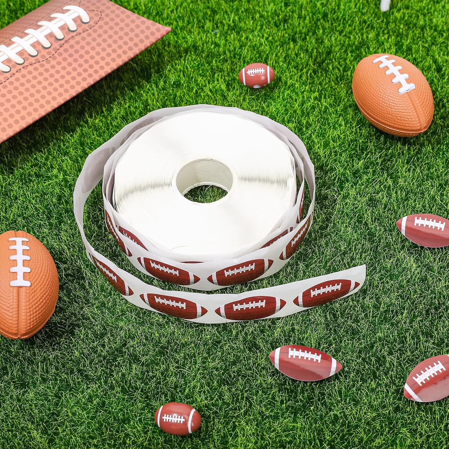 Whaline 1000 calcomanías deportivas de fútbol en rollo, calcomanías de rugby, calcomanías adhesivas para decoración de cumpleaños, aula, suministros