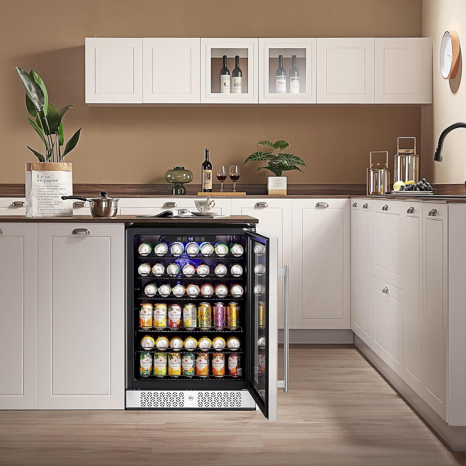 Empava Refrigerador de bebidas, mini refrigerador de bebidas con puerta de vidrio, enfría tu cerveza de soda a 37F para cocina, oficina o bar,
