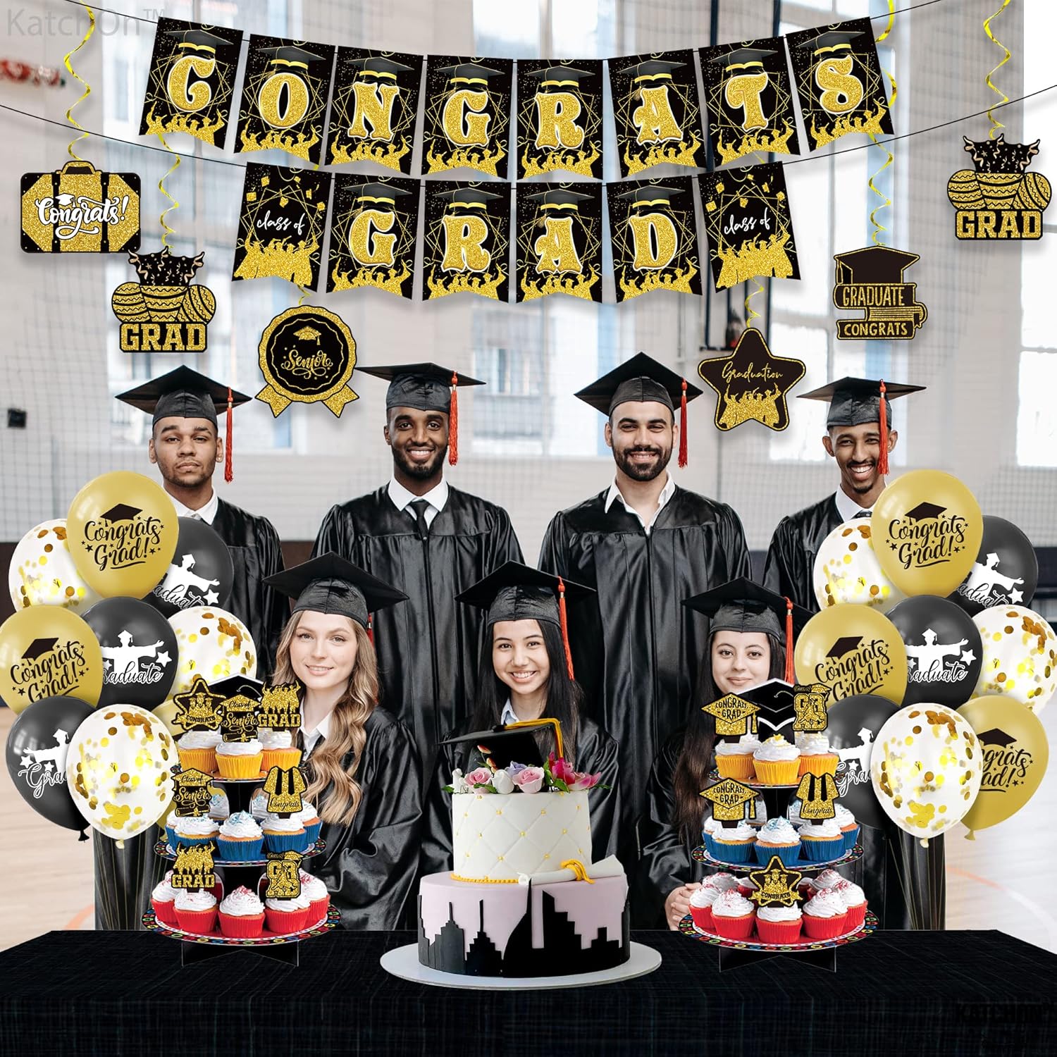 KatchOn, Suministros para fiesta de graduación en negro y dorado, paquete de 37, juego de felicitaciones para decoraciones de graduación negras y