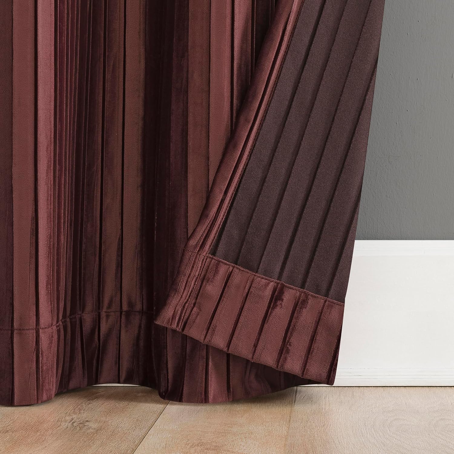 Sun Zero Scarlett – Juego de 2 paneles de cortinas opacas plisadas de terciopelo que reducen el ruido, 40 x 96 pulgadas, color rojo vino