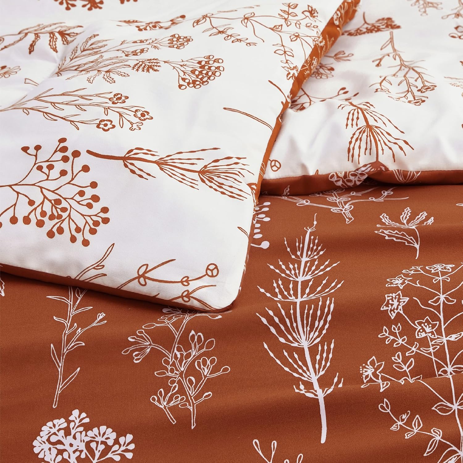 Bedsure Juego de edredón tamaño matrimonial, edredón terracota, bonitos juegos de edredón floral, 3 piezas, 1 edredón reversible suave con flores