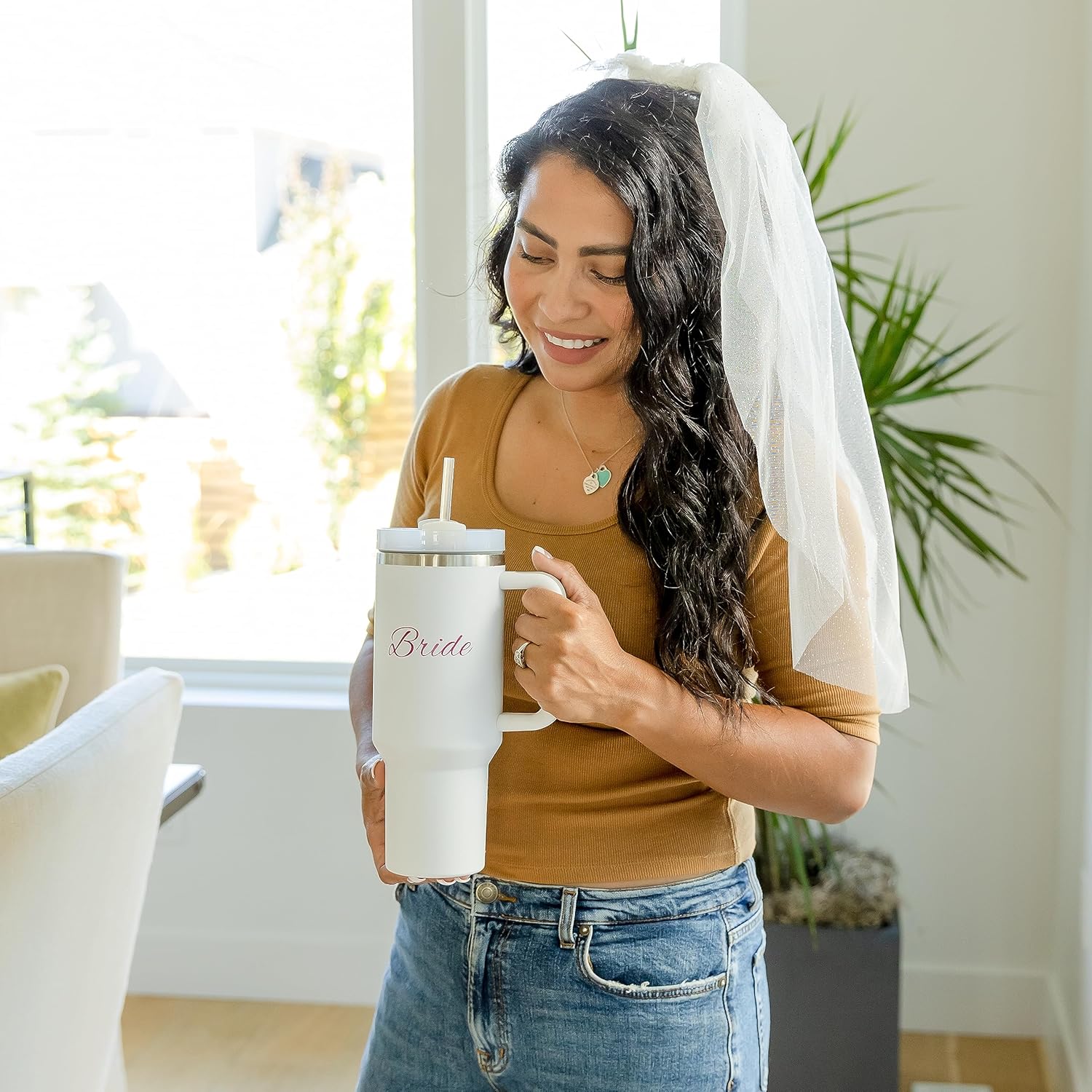 Bride’s – Vaso de 40 onzas con asa y popote, botella de agua de acero inoxidable aislada que cabe en el portavasos del automóvil, botellas de agua