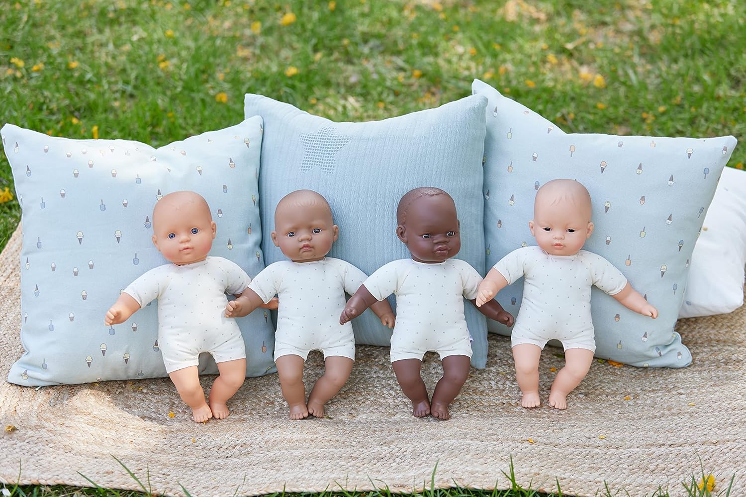 Miniland Muñeca de cuerpo suave asiática de 12 pulgadas en caja de venta al por menor