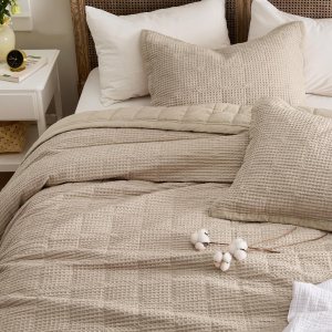 Bedsure Juego de edredón de algodón, colcha tamaño King, edredón ligero de gofre, tamaño King, colcha de cama caqui para todas las estaciones Bedsure Juego de edredón de algodón, colcha tamaño King, edredón ligero de gofre, tamaño King, colcha de cama caqui para todas las estaciones