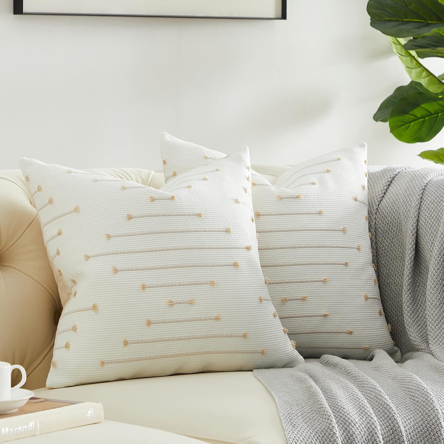 GIGIZAZA Juego de 2 fundas de almohada bohemias beige de 16 x 16 pulgadas, fundas de almohada decorativas de lino y algodón para sofá cuadrado