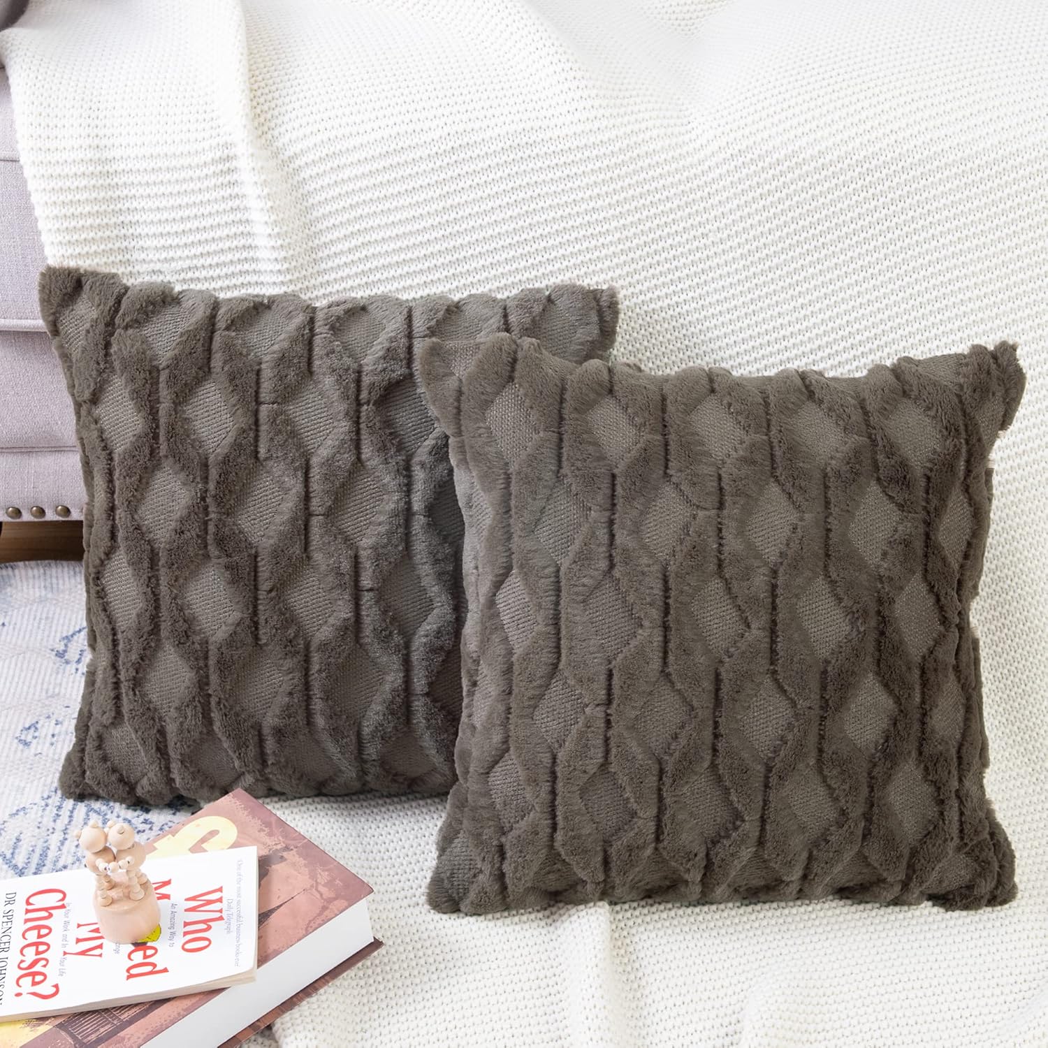 MADIZZ – Paquete de 2 fundas de almohada decorativas de terciopelo de lana suave y corta, estilo de lujo, para el sofá, el dormitorio, cuadrado