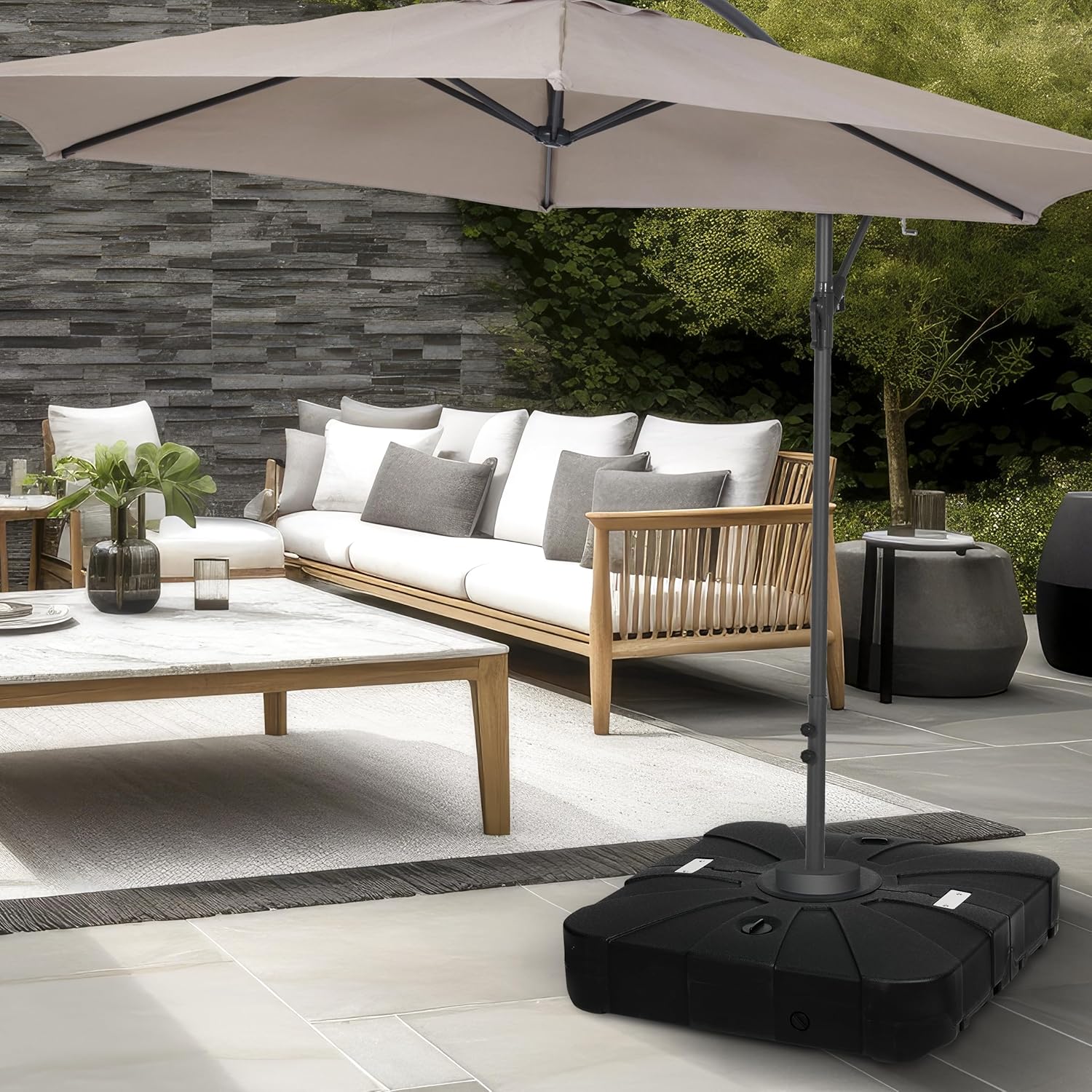 Simple Deluxe Ruedas de patio con base voladiza para sombrilla rellena con 220 libras de agua o 410 libras de arena, 33 x 33 x 6.7 pulgadas, color