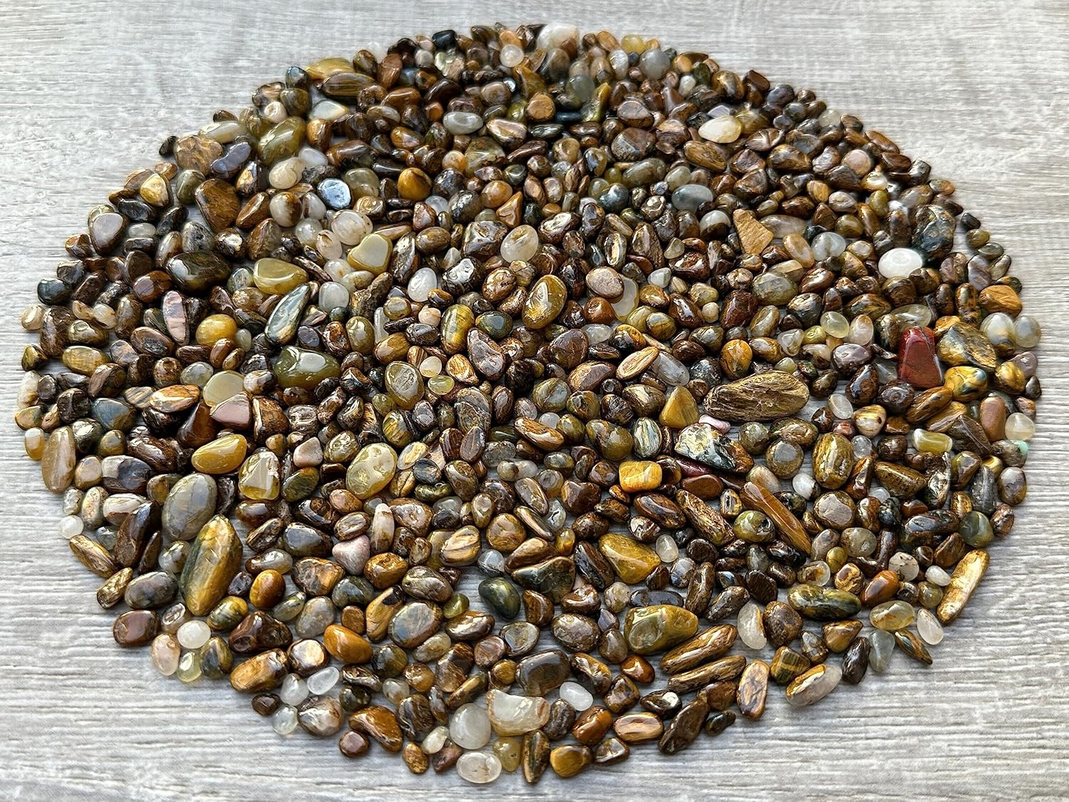 GAF TREASURES Venta al por mayor Natural Semi Tumbled Gemstone Chips, Mini Cristales Triturados, Chips de Cristal Sin Perforar (Pietersita, 1 Libra)